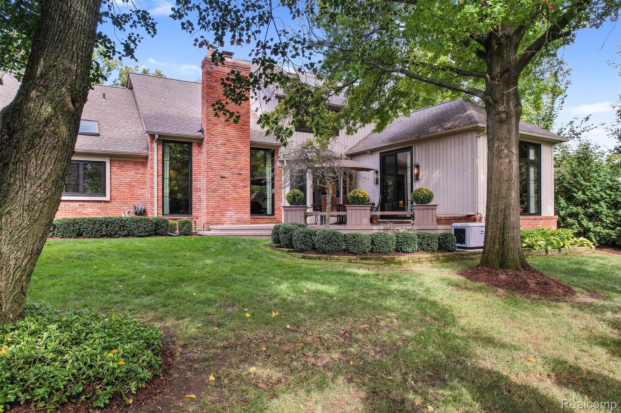 1422 WESTBORO Drive