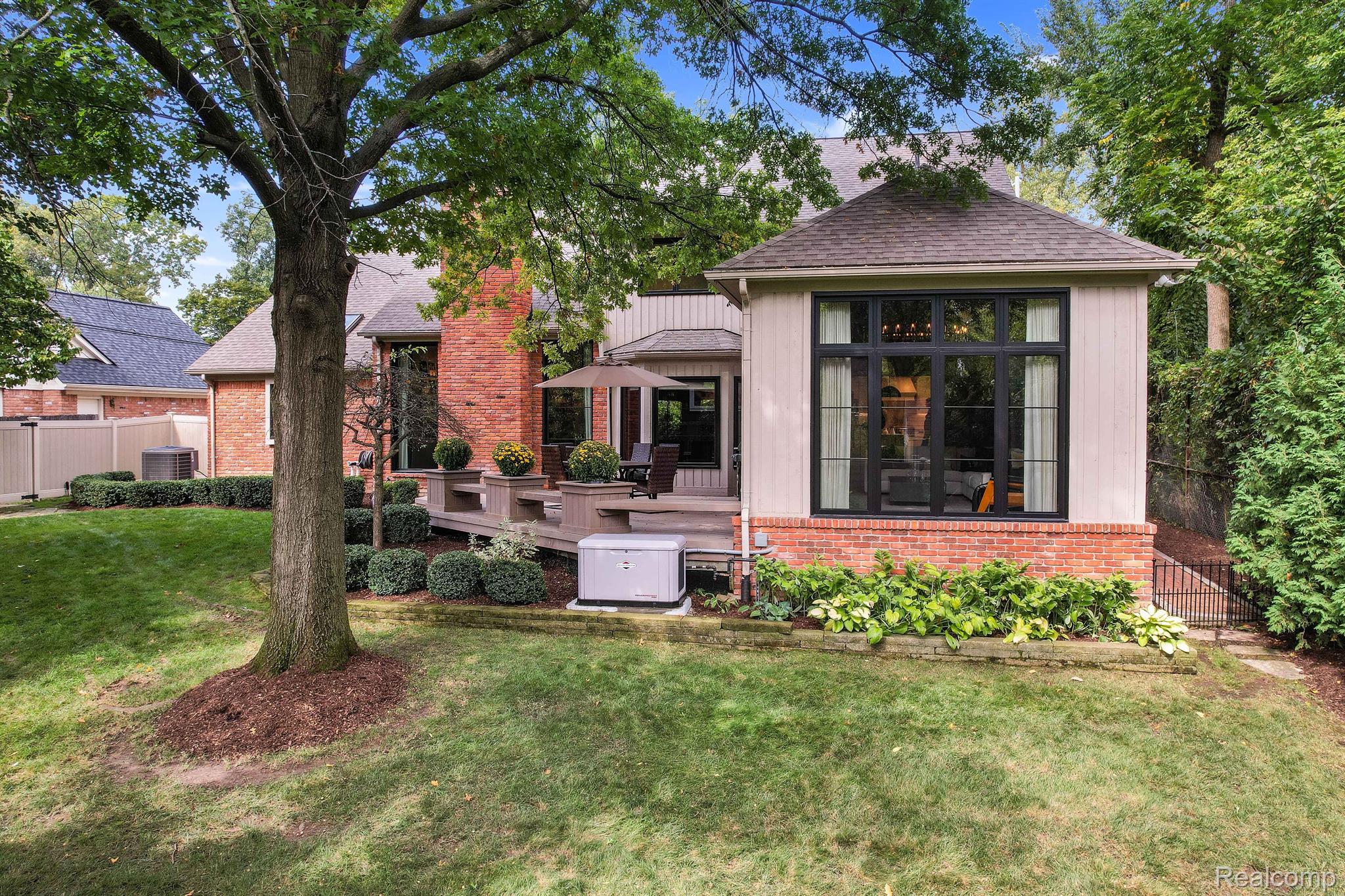 1422 WESTBORO Drive