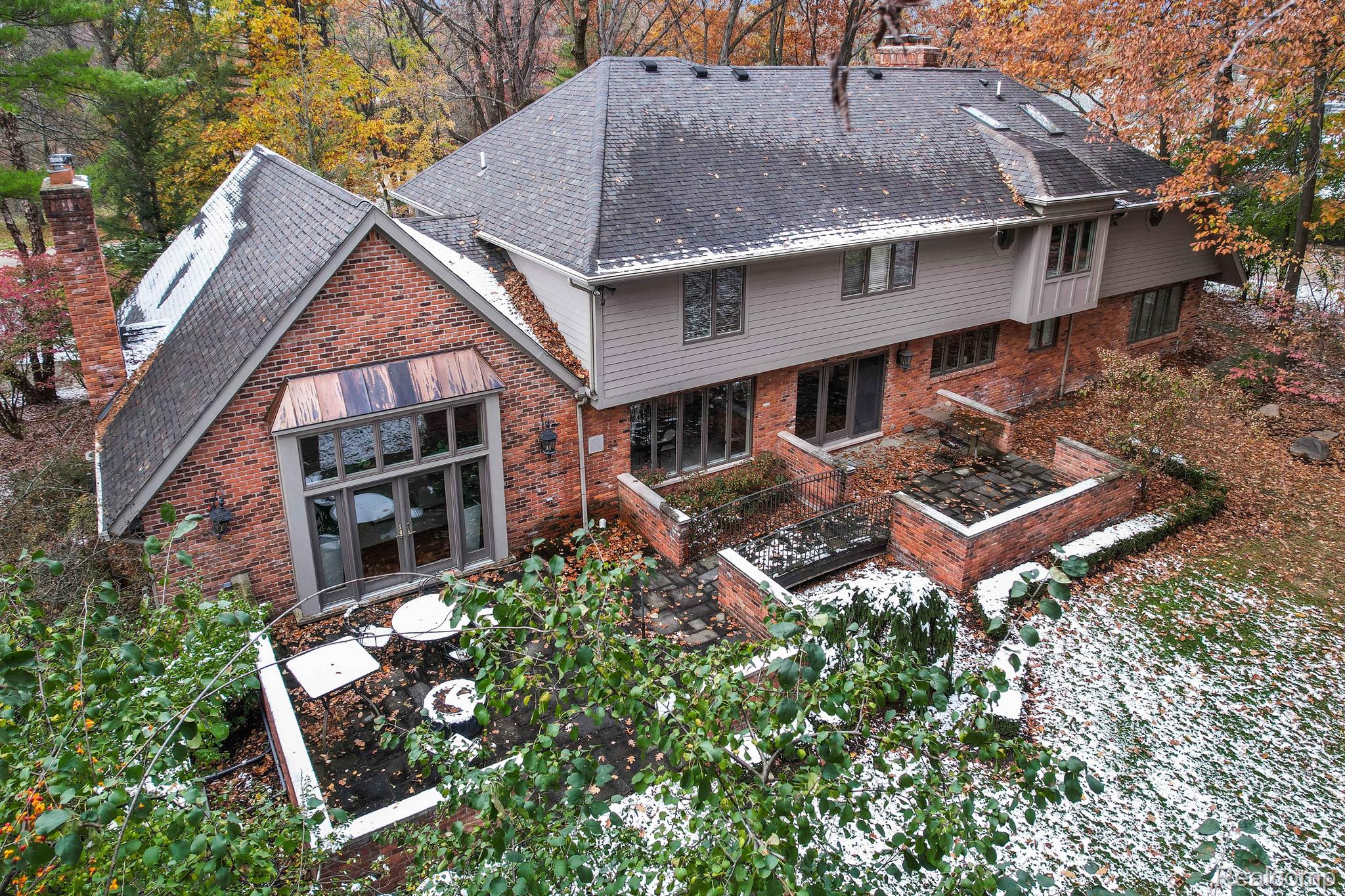 335 PINE RIDGE Drive