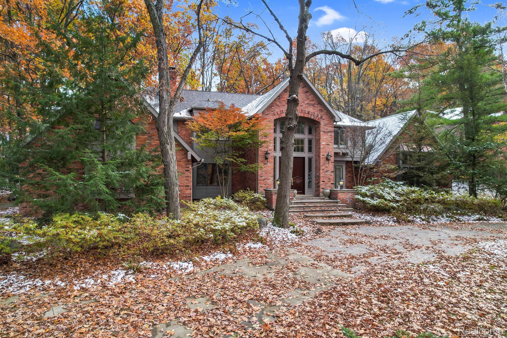 335 PINE RIDGE Drive