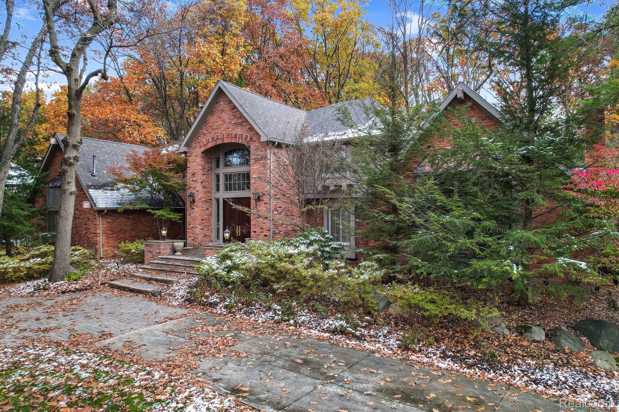 335 PINE RIDGE Drive