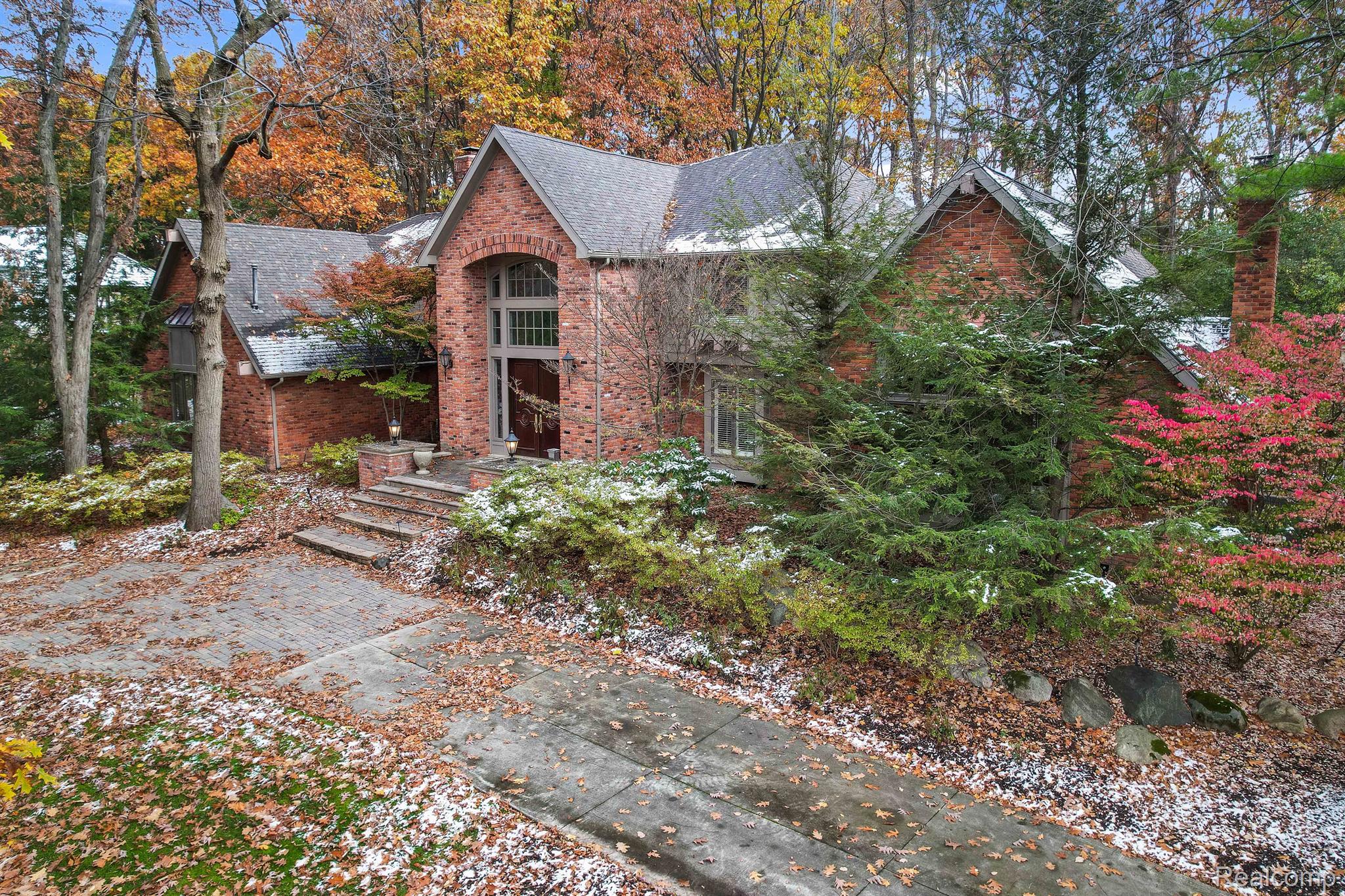335 PINE RIDGE Drive
