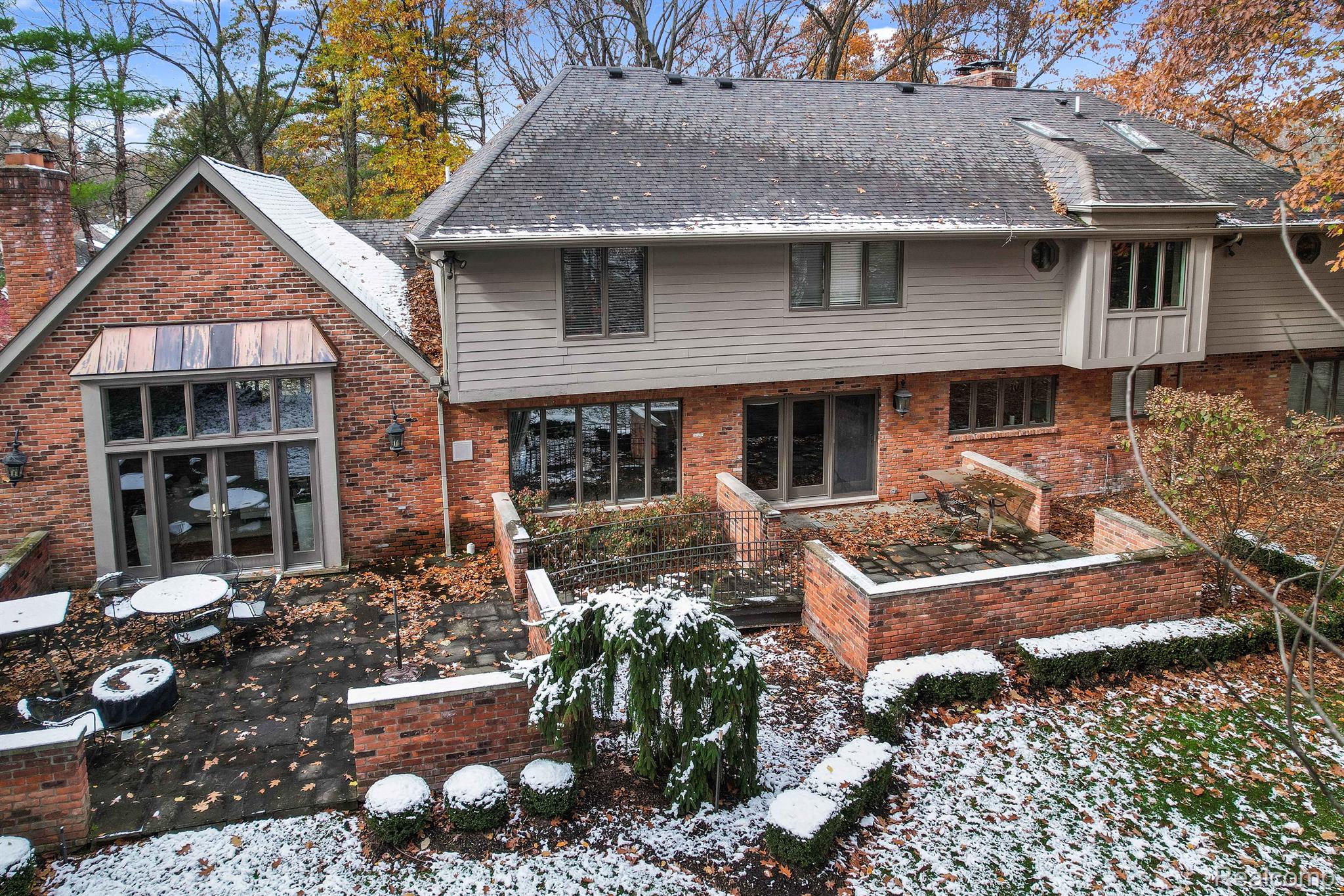 335 PINE RIDGE Drive