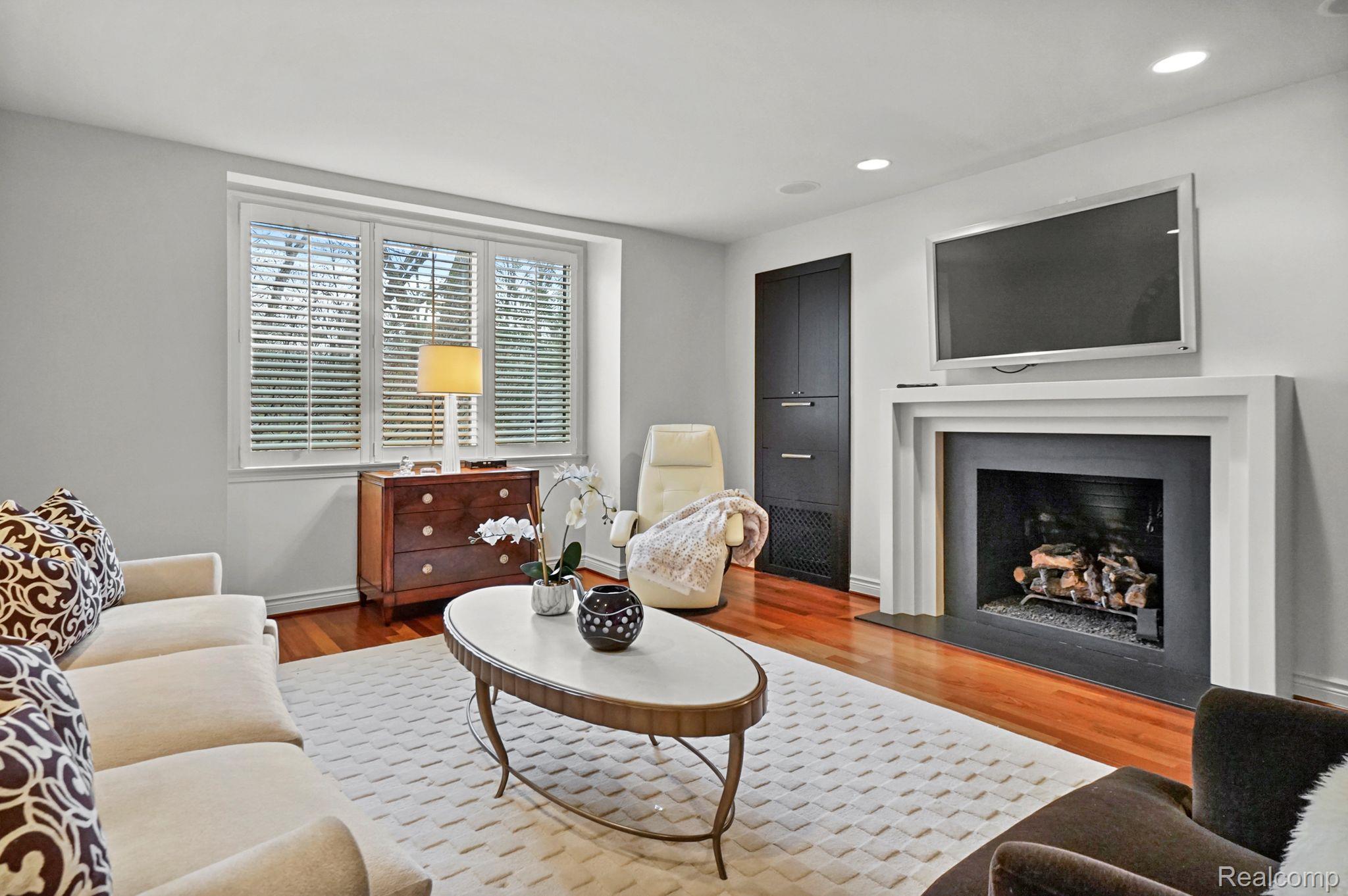 335 PINE RIDGE Drive