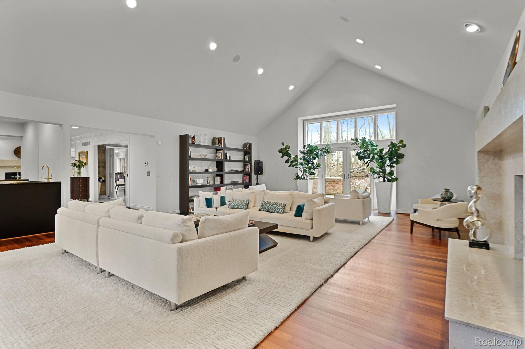 335 PINE RIDGE Drive