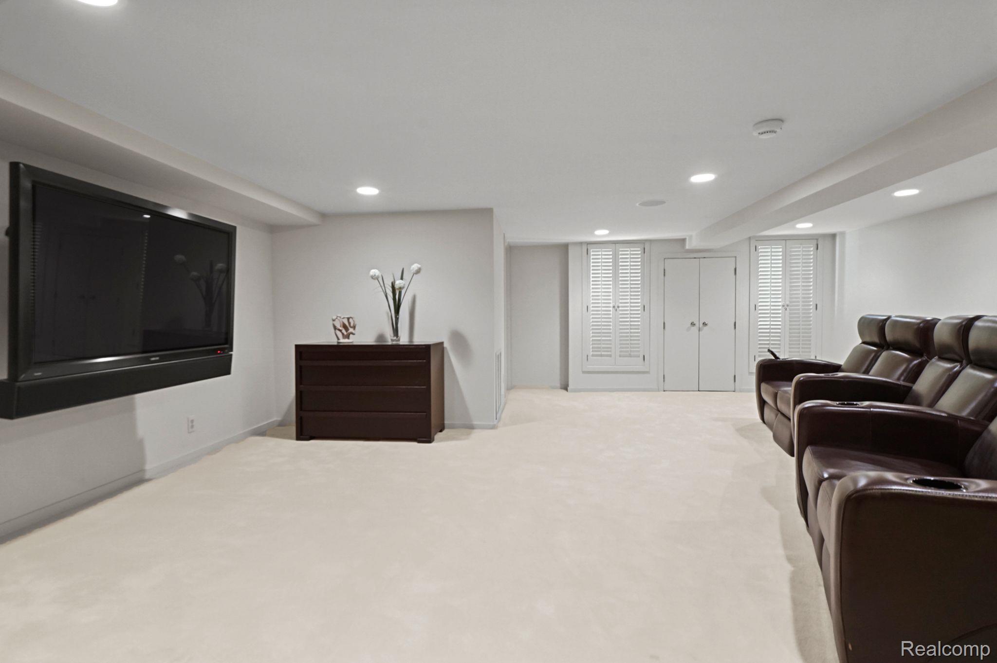 335 PINE RIDGE Drive