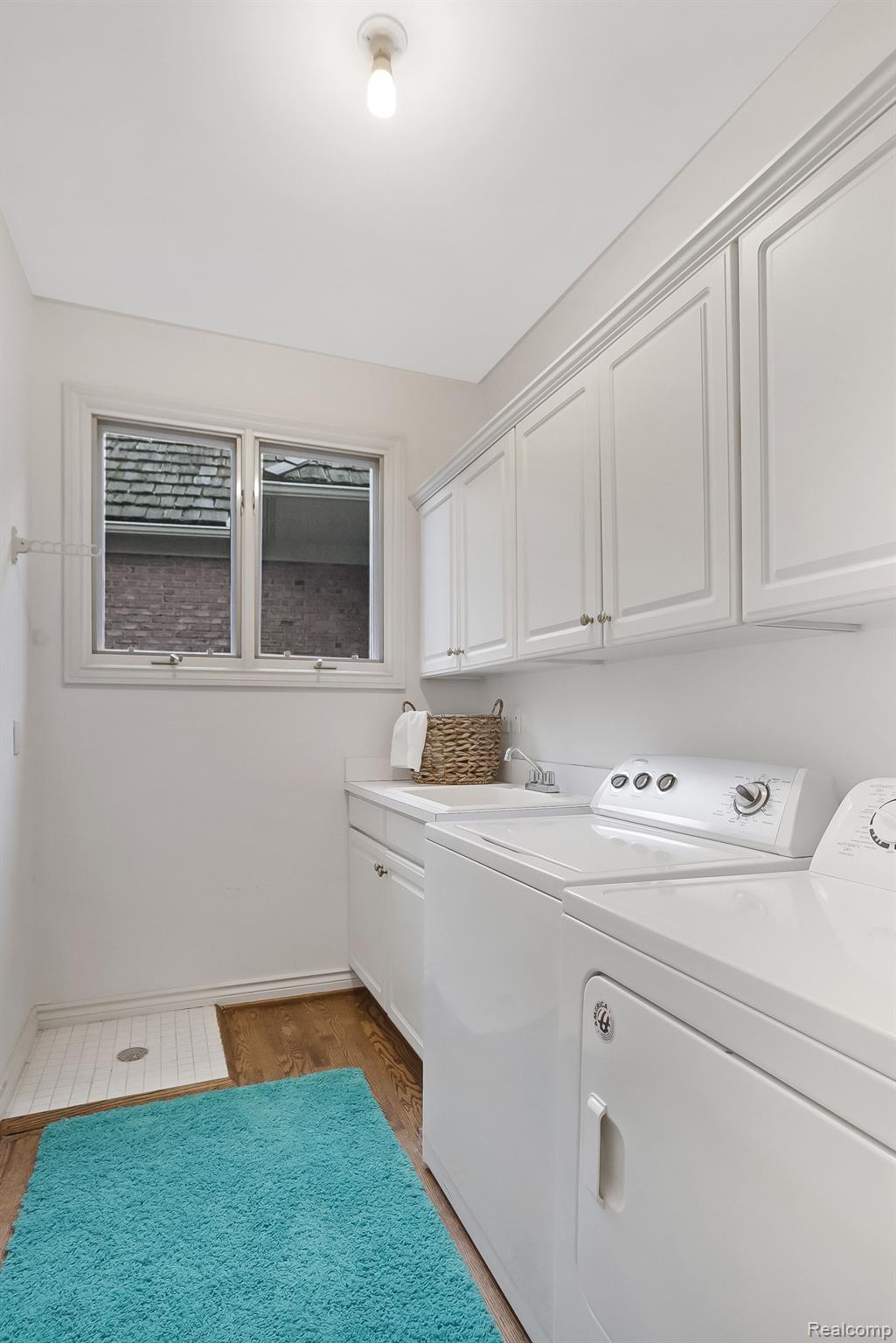 1164 Lone Pine Woods 3L
