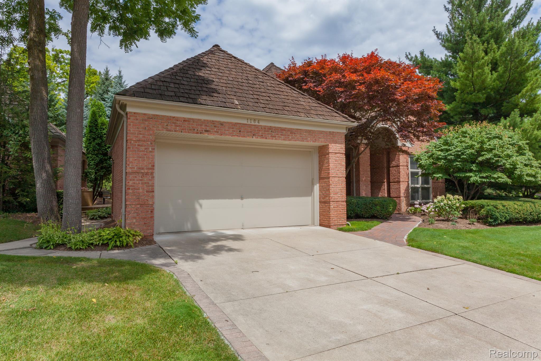 1164 Lone Pine Woods 3L
