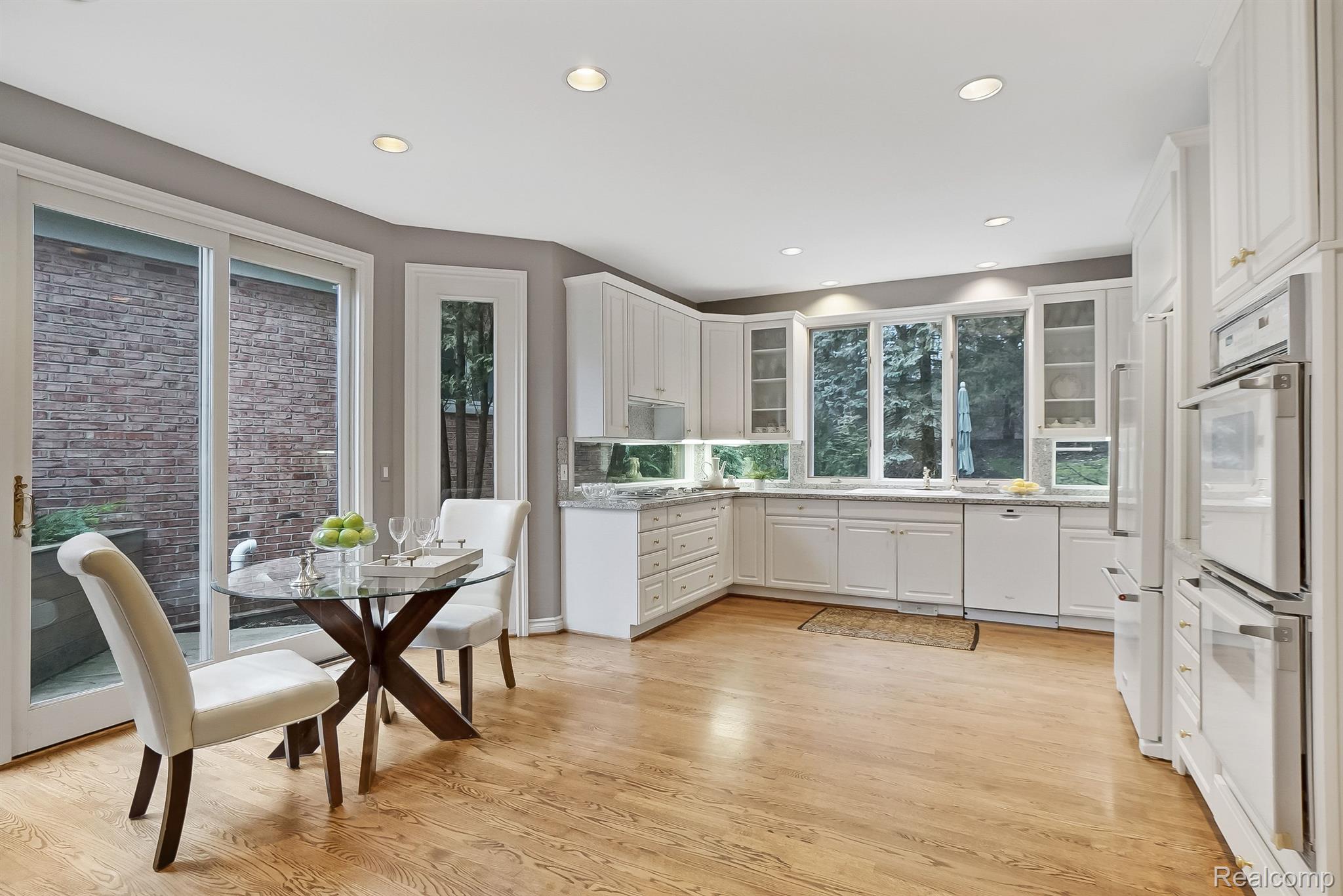1164 Lone Pine Woods 3L