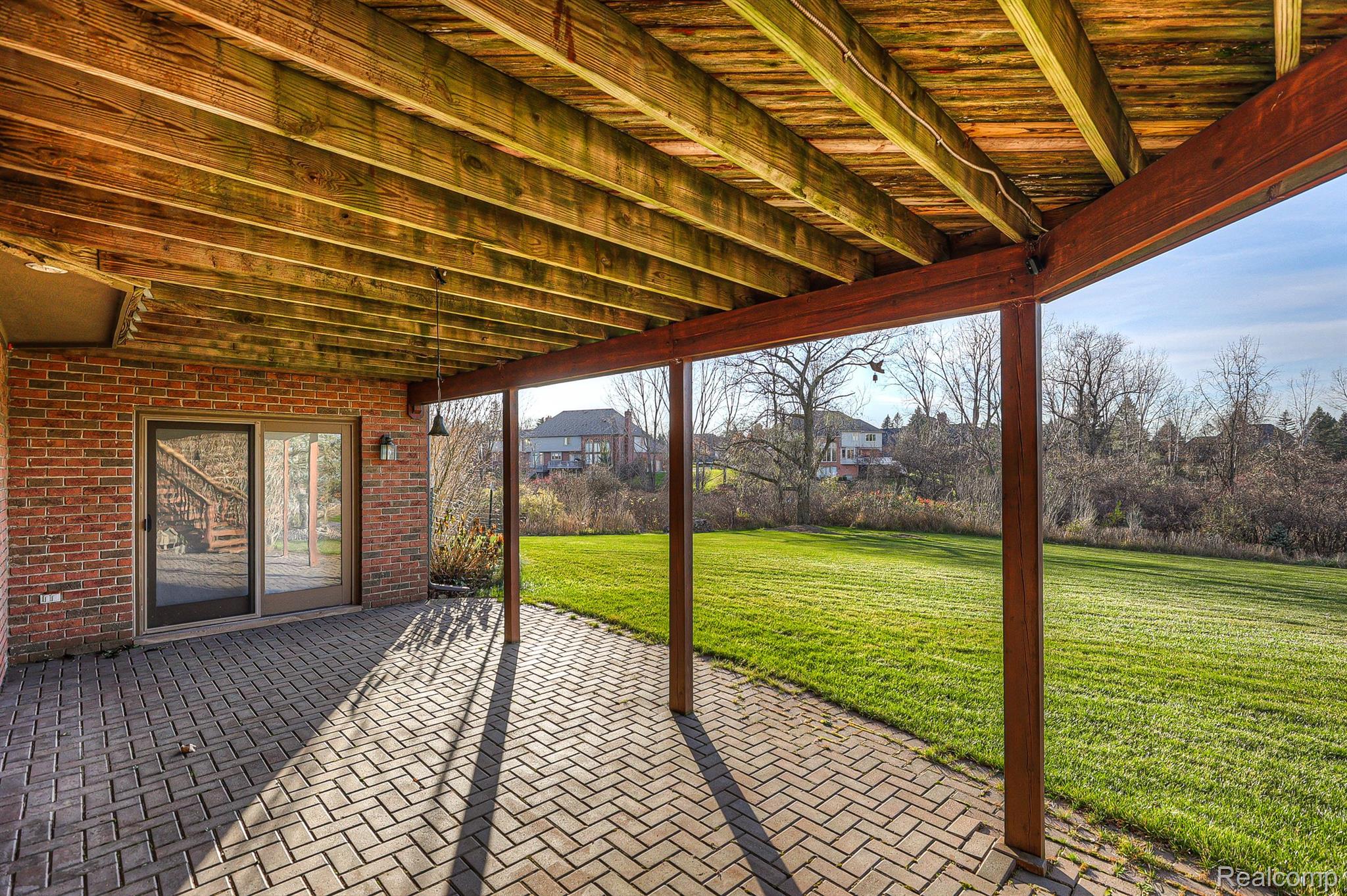 3890 MOUNTAIN LAUREL Boulevard