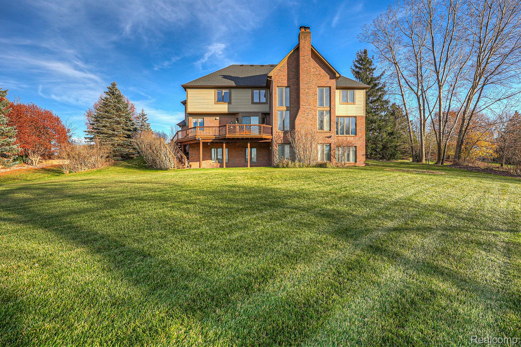 3890 MOUNTAIN LAUREL Boulevard