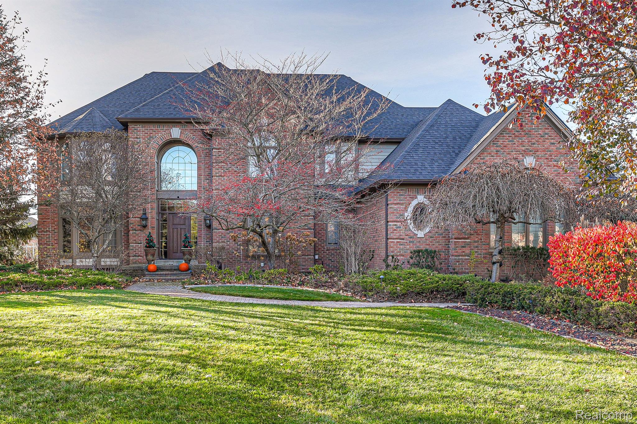 3890 MOUNTAIN LAUREL Boulevard