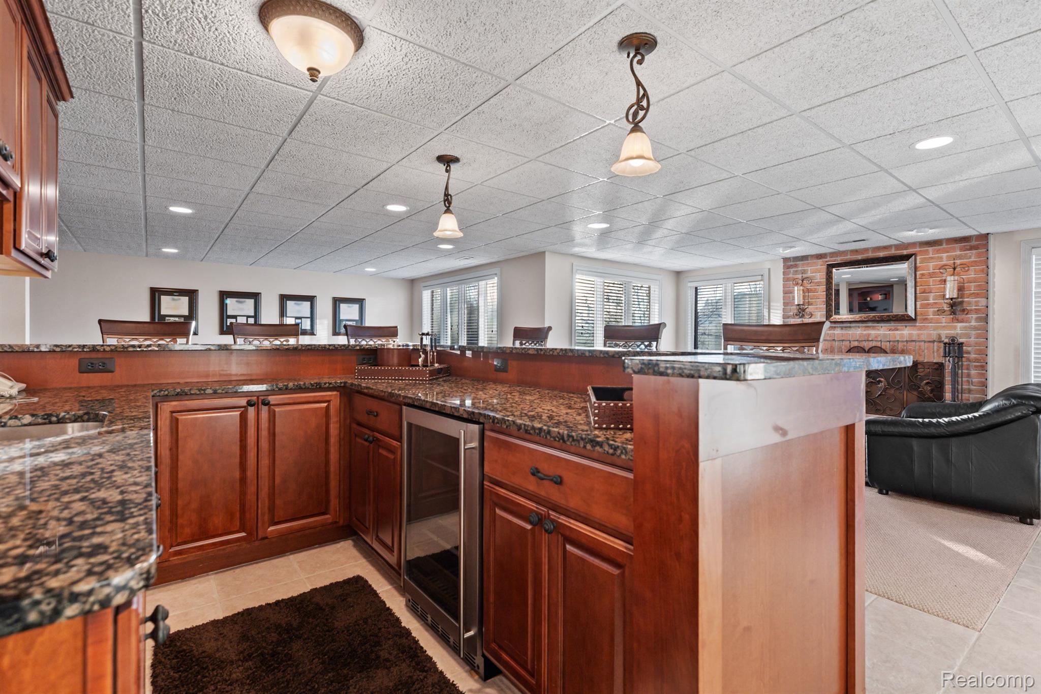 3890 MOUNTAIN LAUREL Boulevard