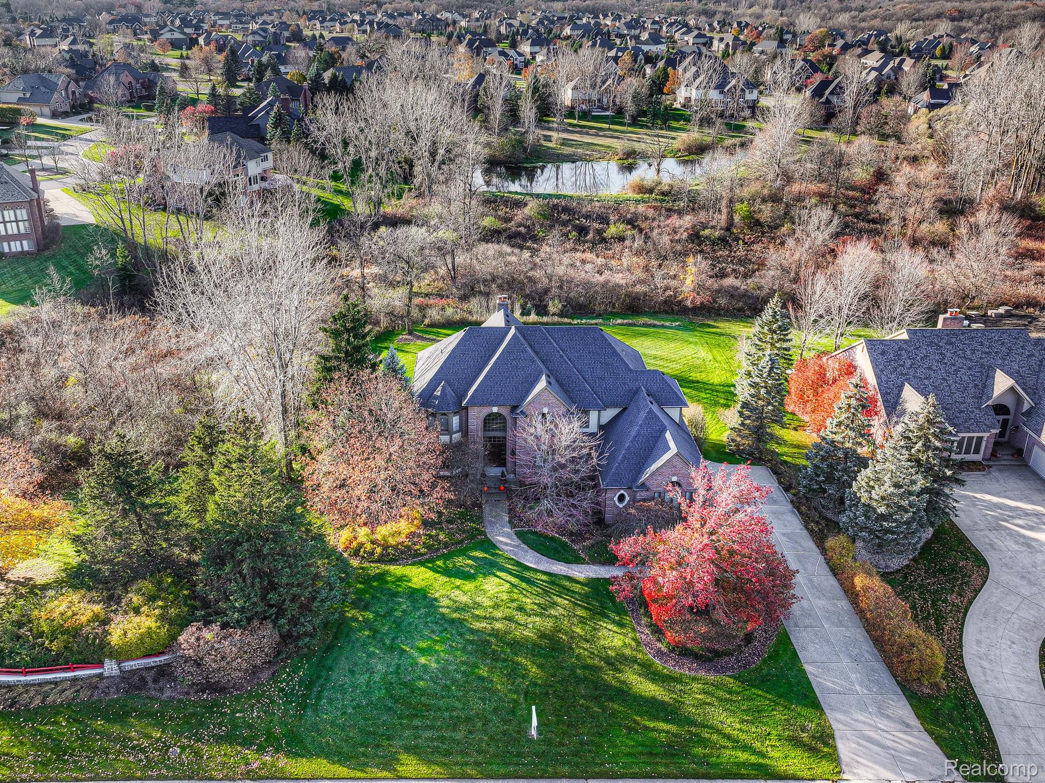 3890 MOUNTAIN LAUREL Boulevard