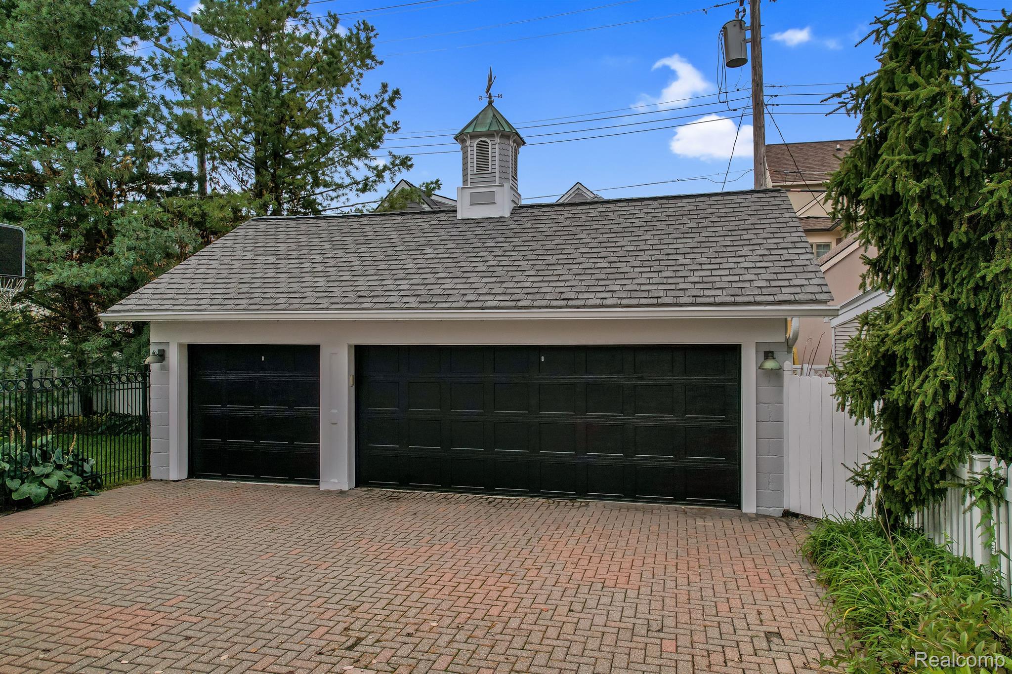 560 PIERCE Street