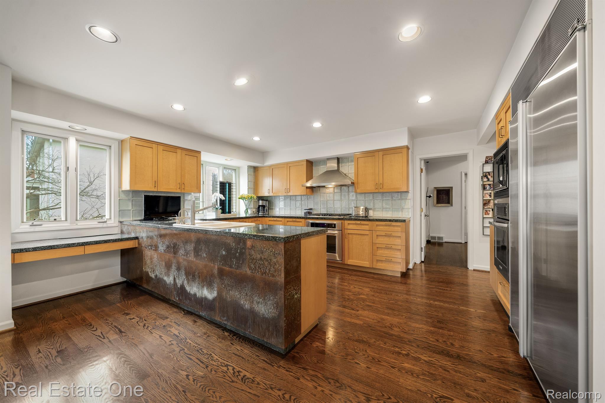 8519 HENDRIE Boulevard