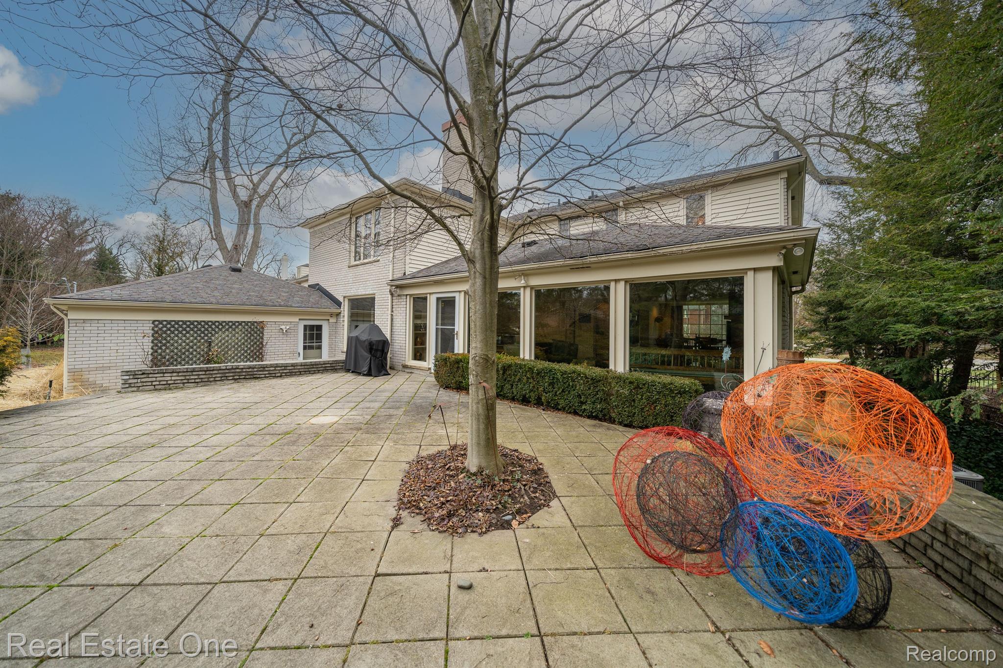 8519 HENDRIE Boulevard