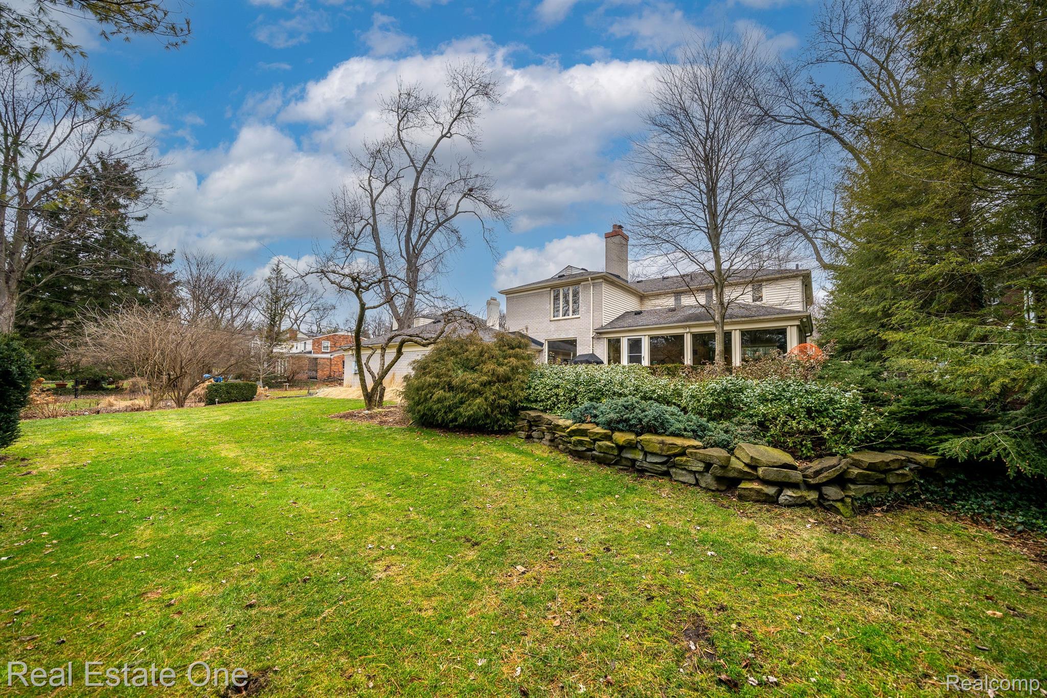 8519 HENDRIE Boulevard