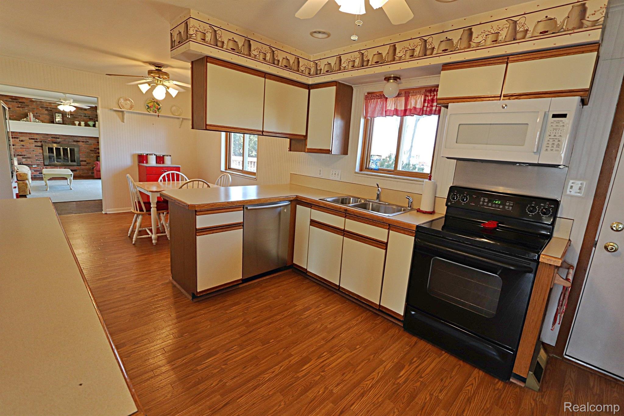 2910 COSTA MESA