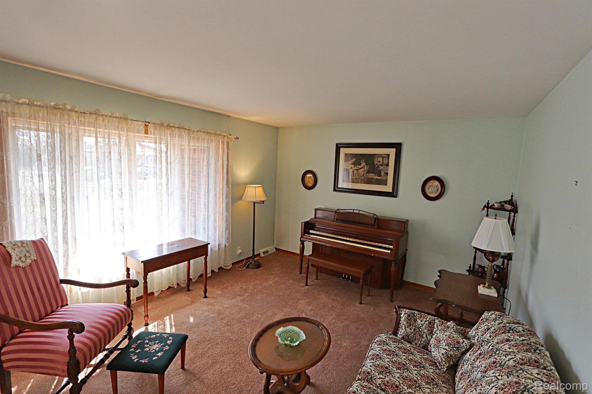 2910 COSTA MESA