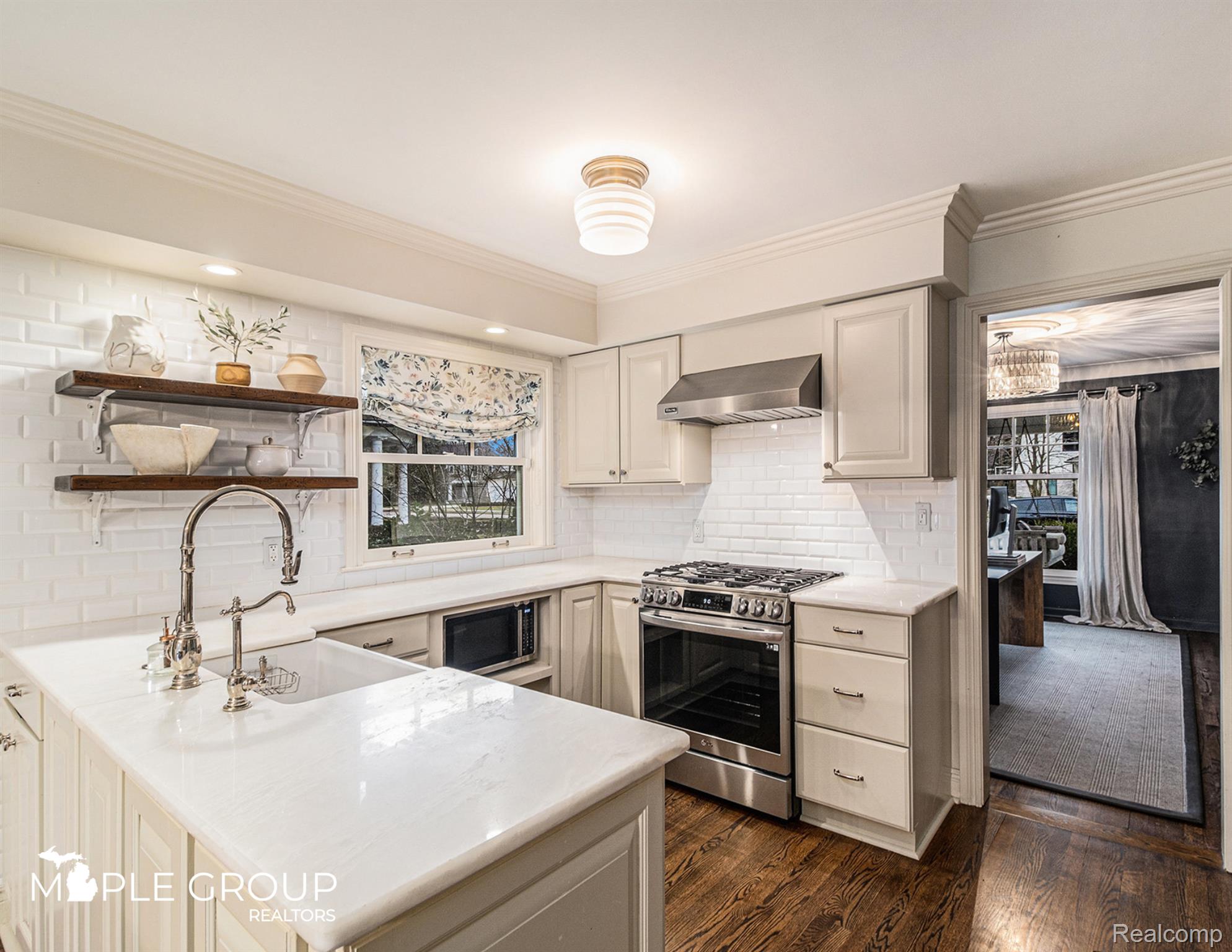 1141 LAKE PARK Drive