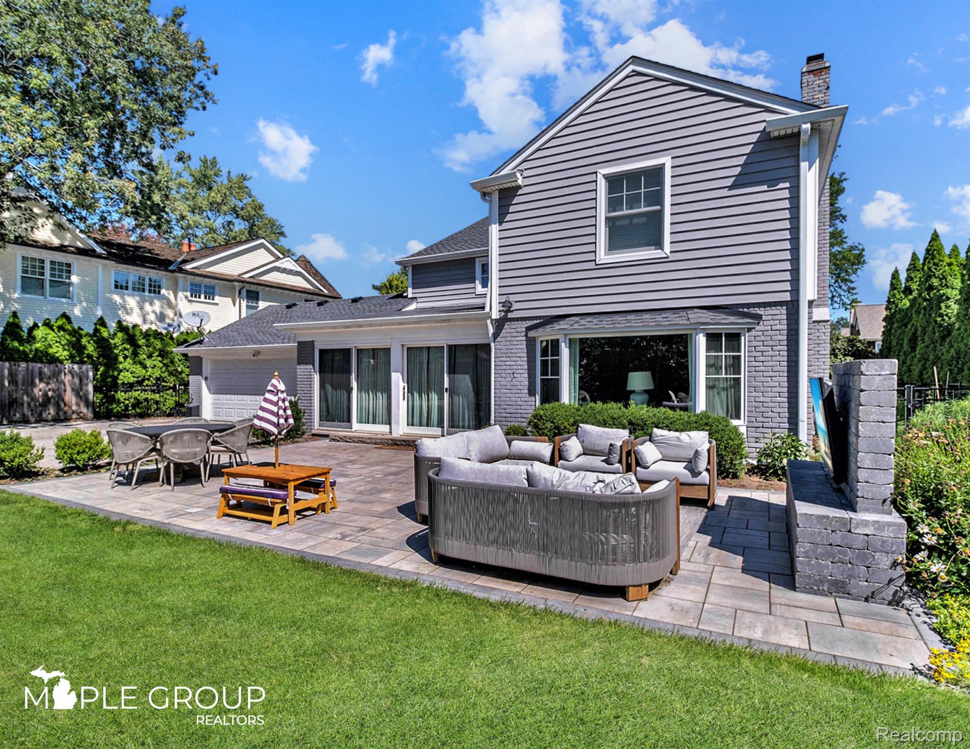 1141 LAKE PARK Drive