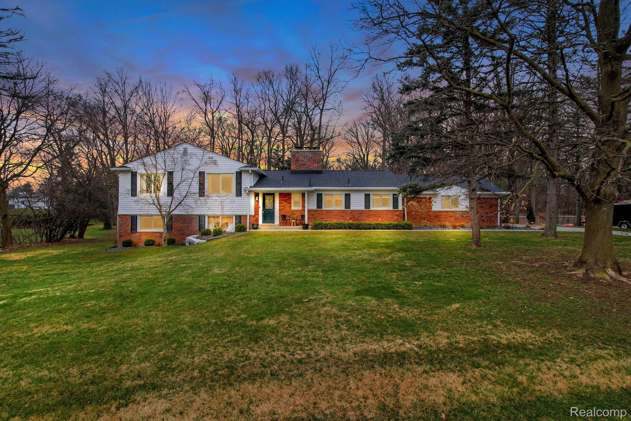 4450 Pine Tree Trail