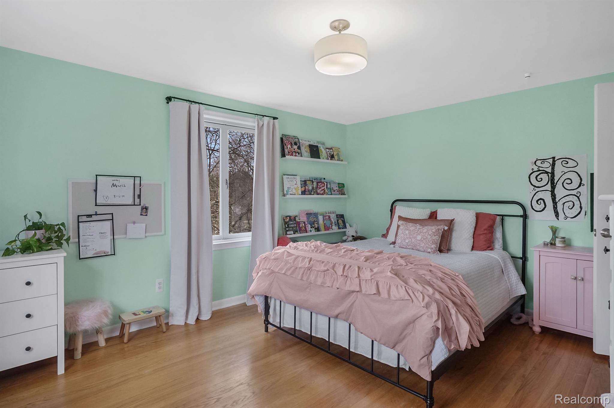 4450 Pine Tree Trail