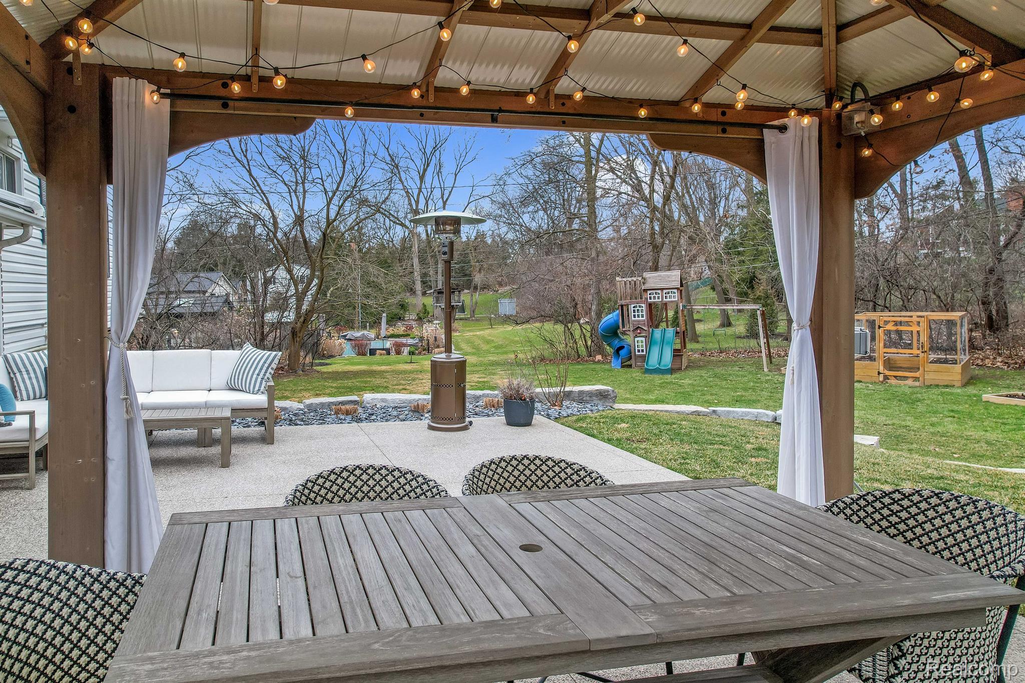 4450 Pine Tree Trail