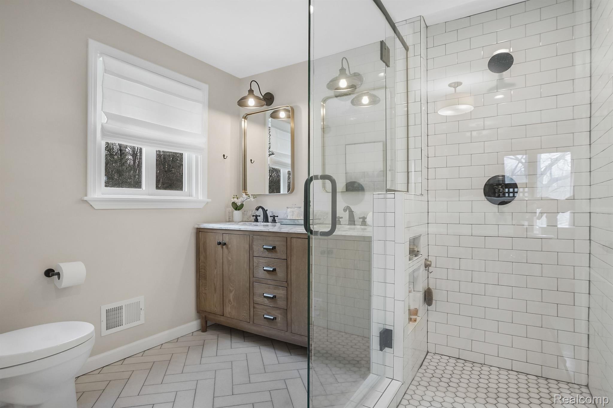 4450 Pine Tree Trail