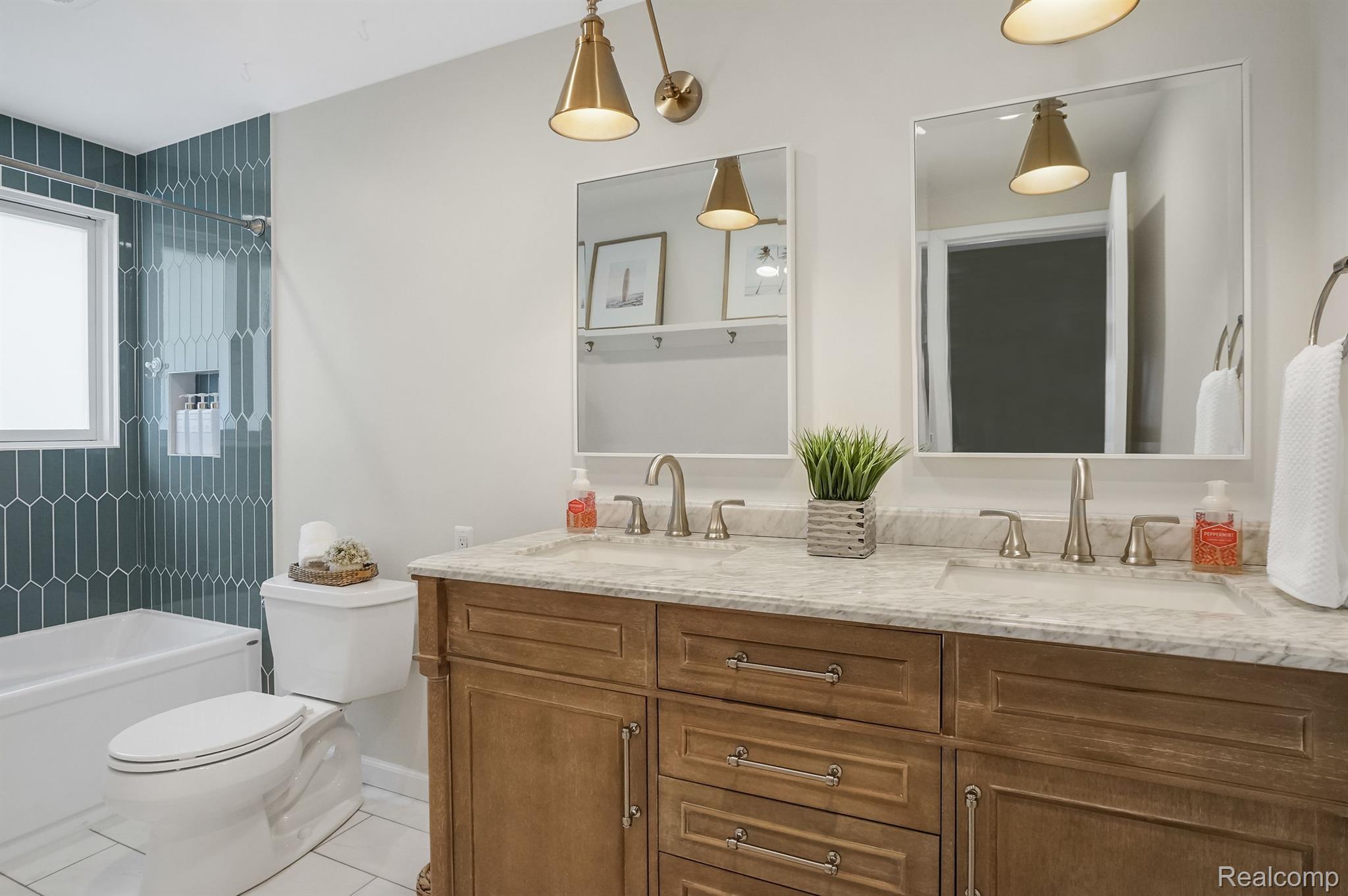 4450 Pine Tree Trail