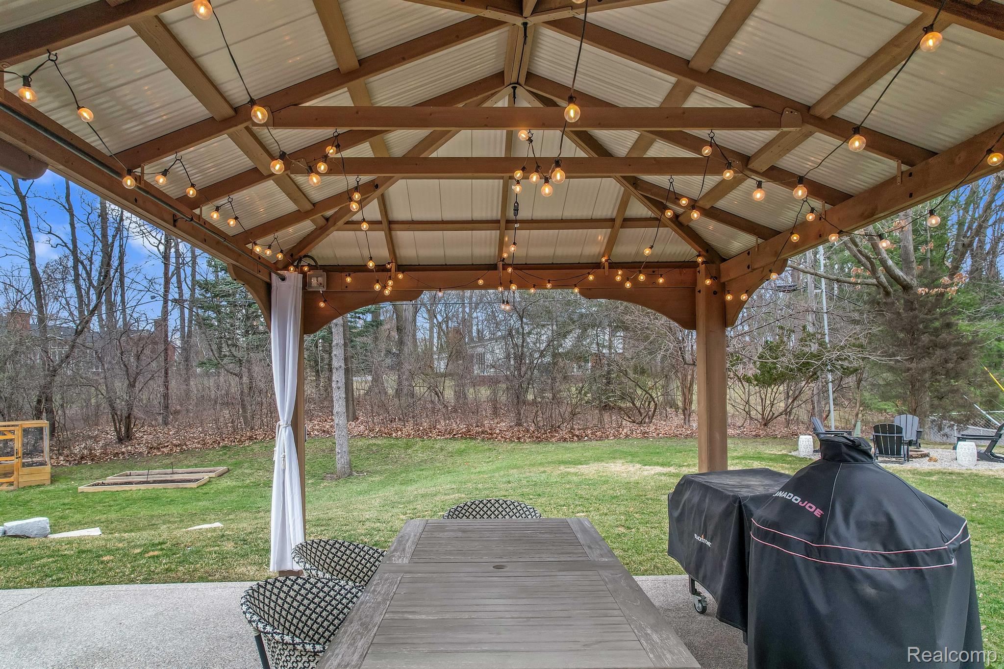 4450 Pine Tree Trail