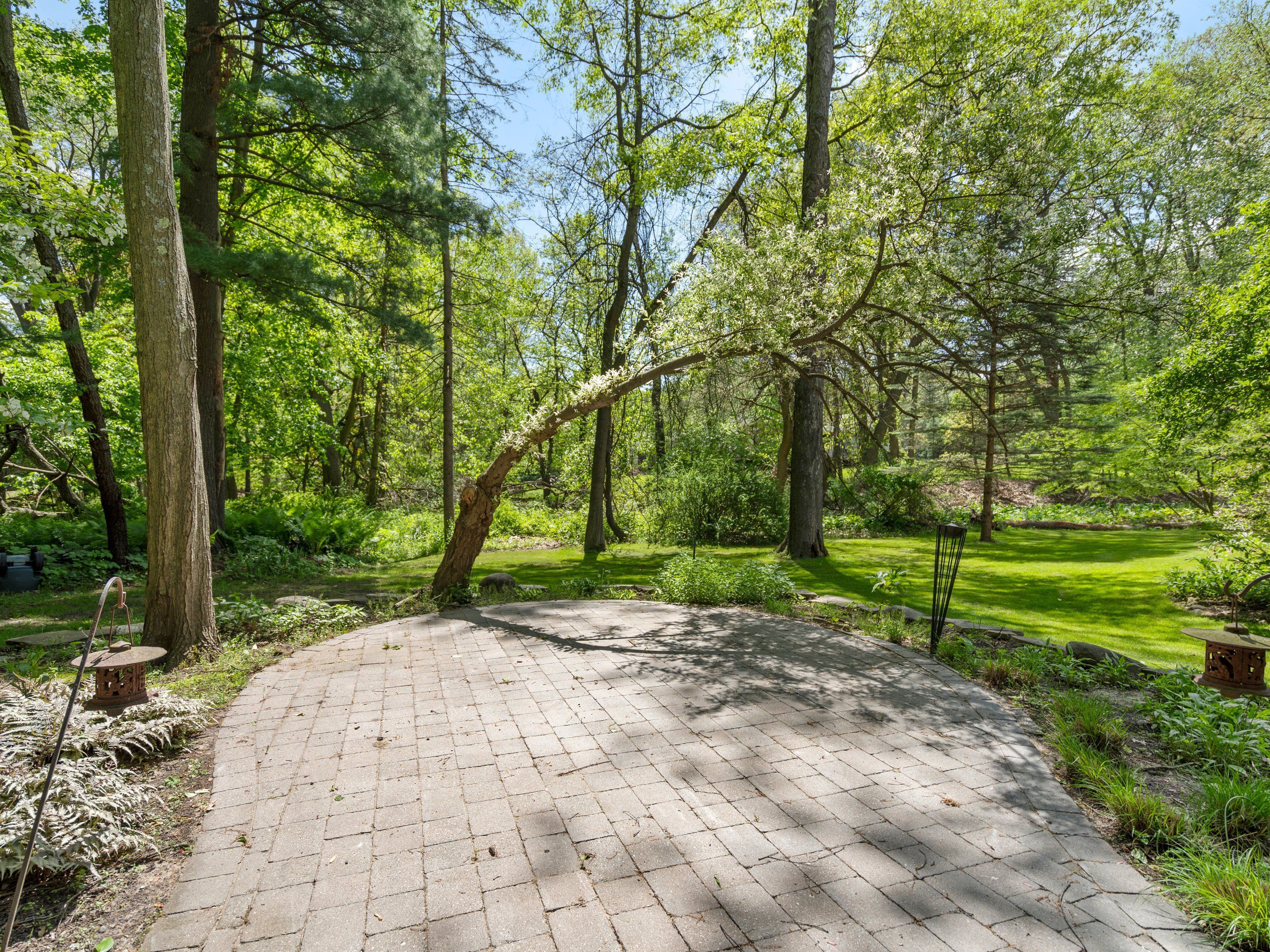 1331 Avon Circle W
