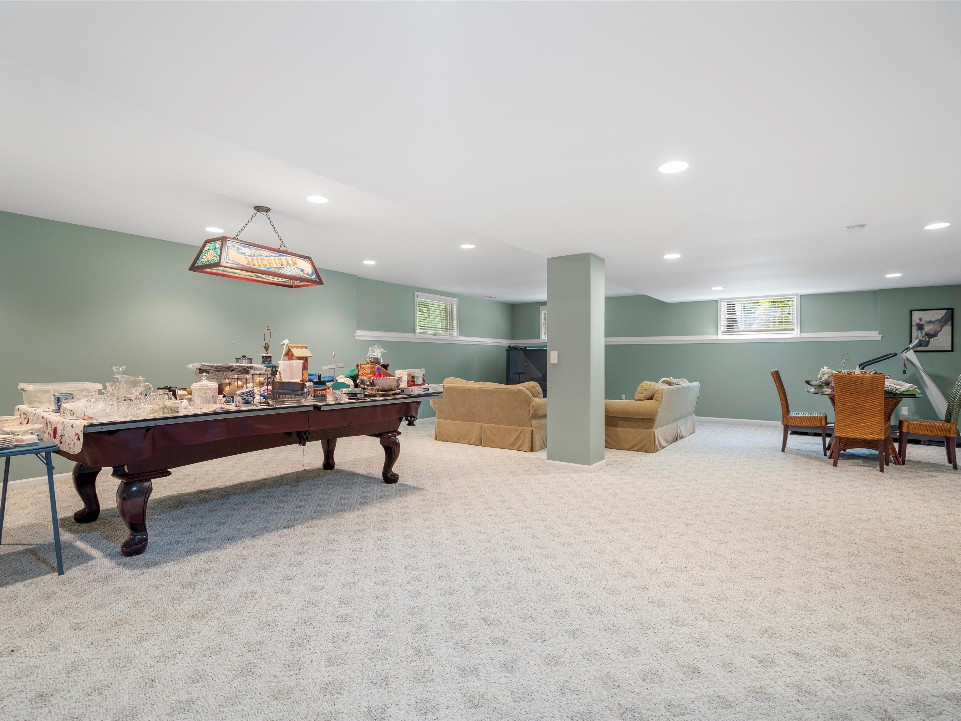 1331 Avon Circle W