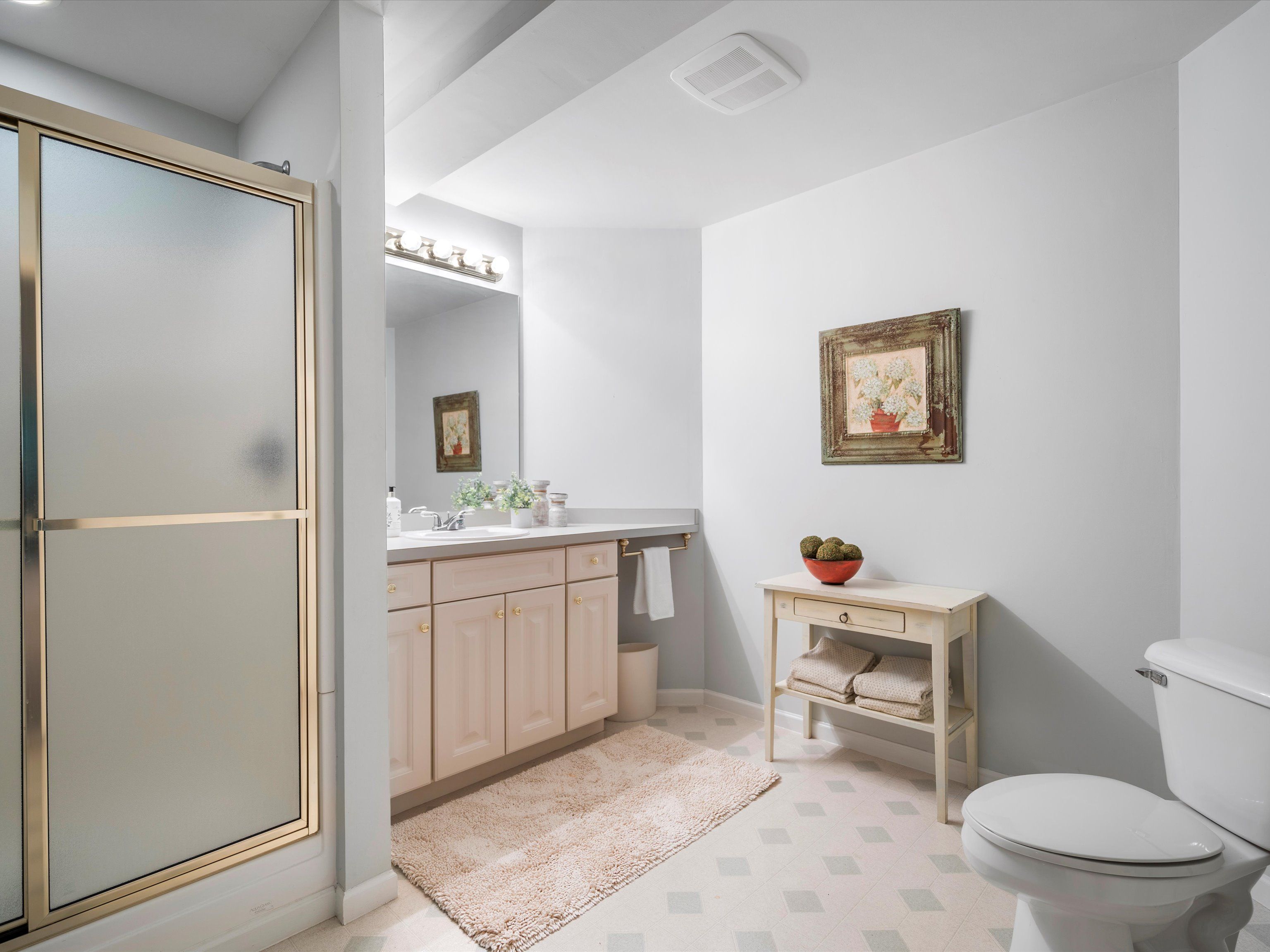 1331 Avon Circle W