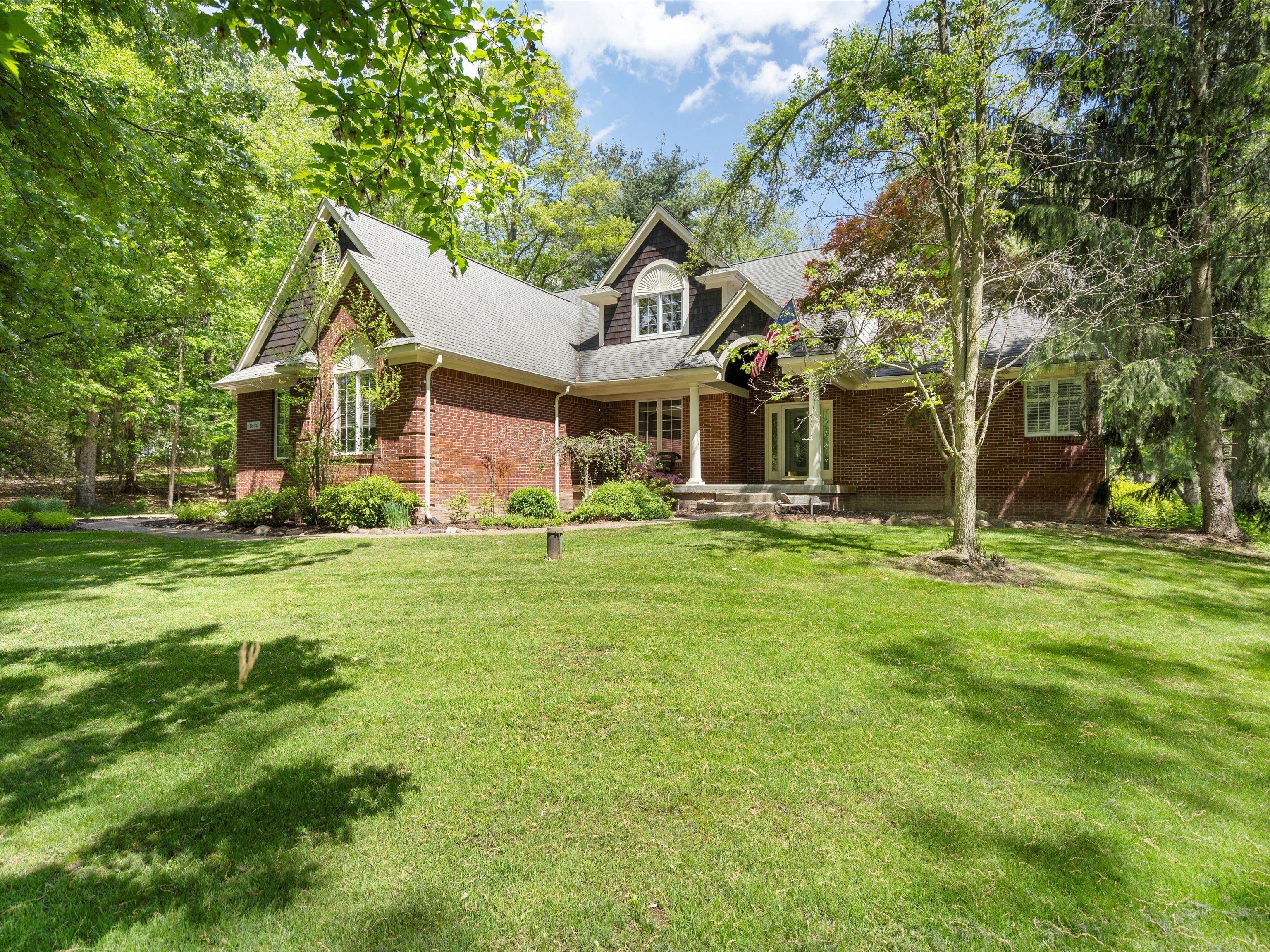 1331 Avon Circle W