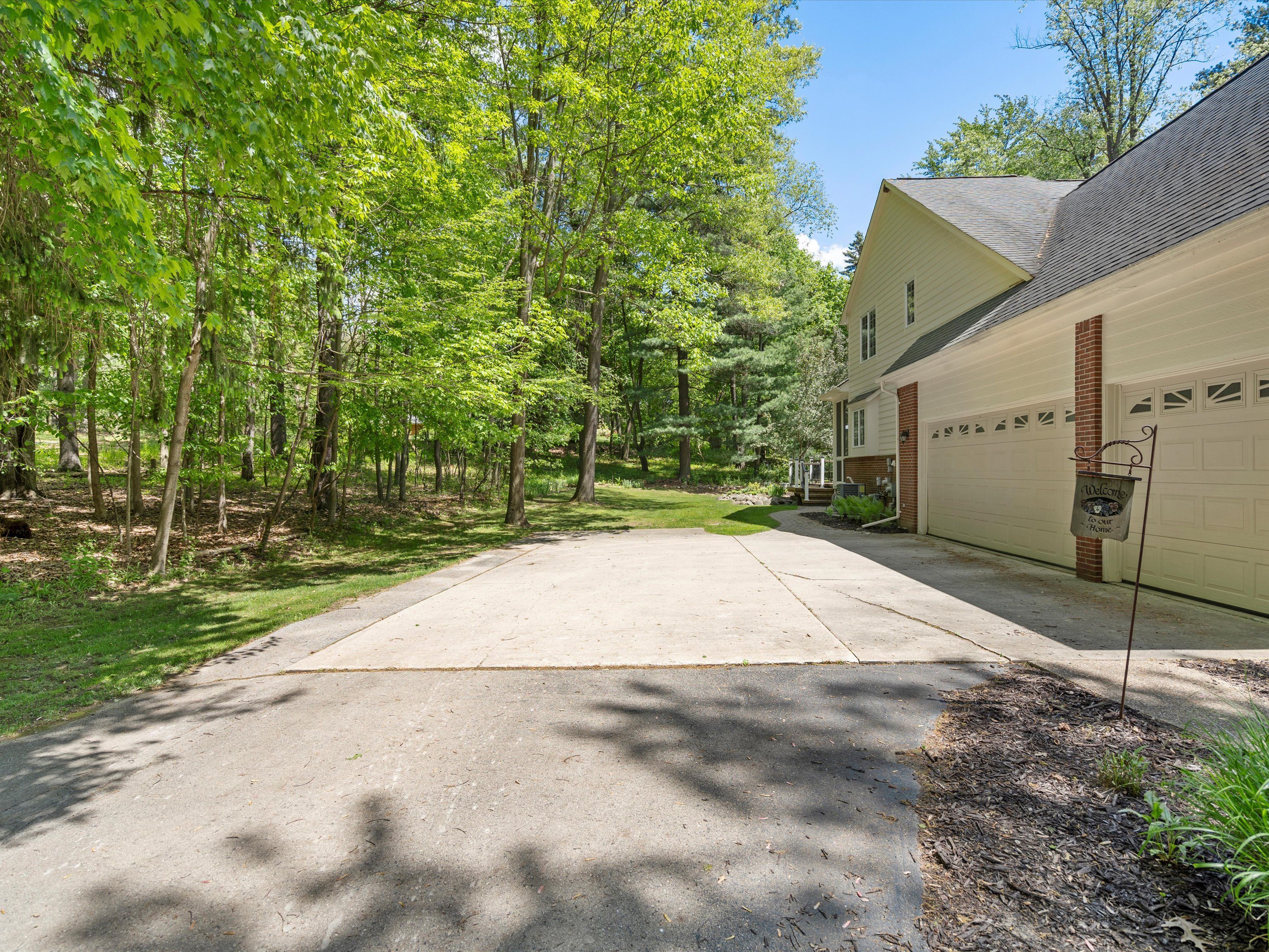 1331 Avon Circle W