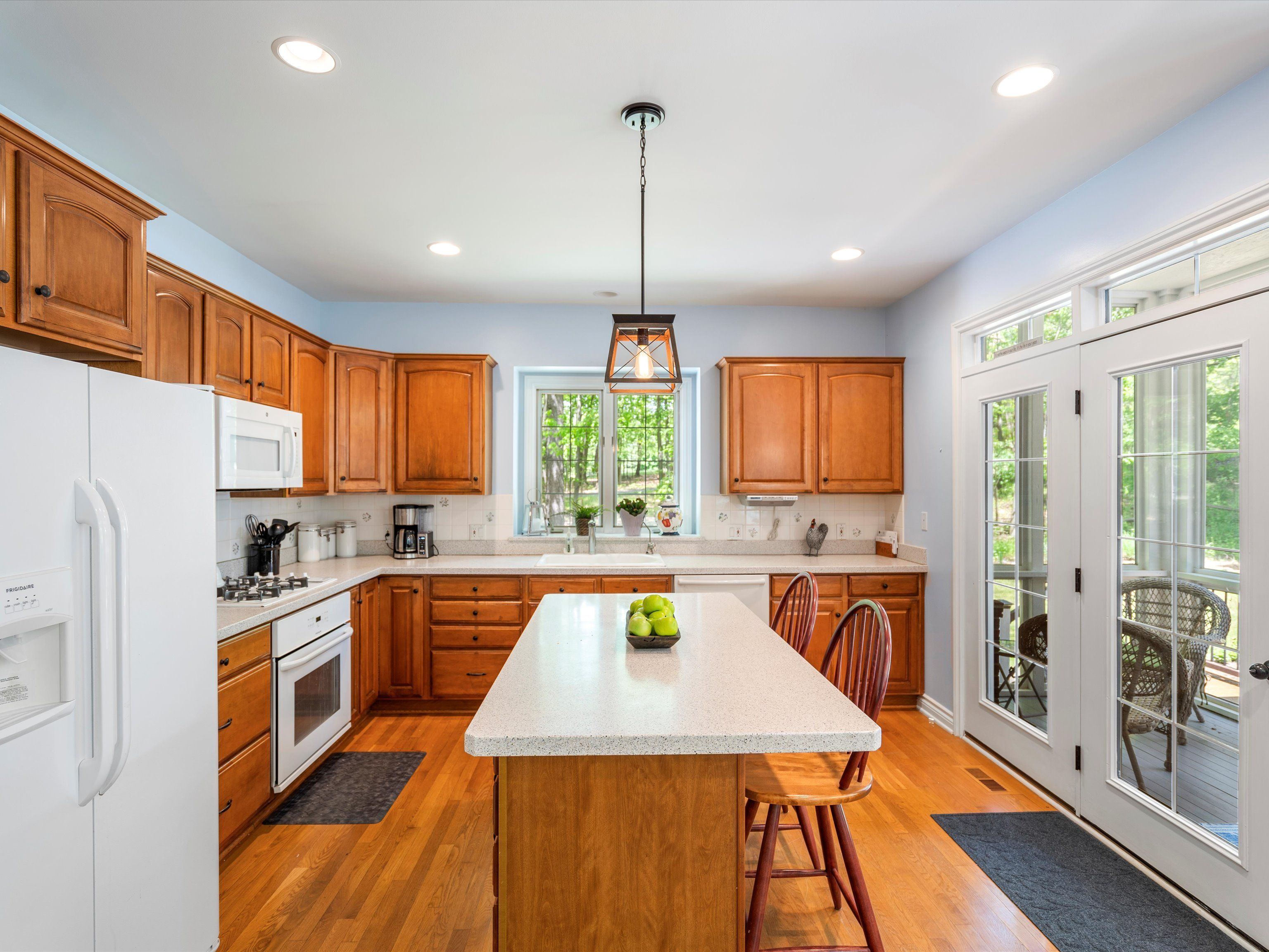 1331 Avon Circle W
