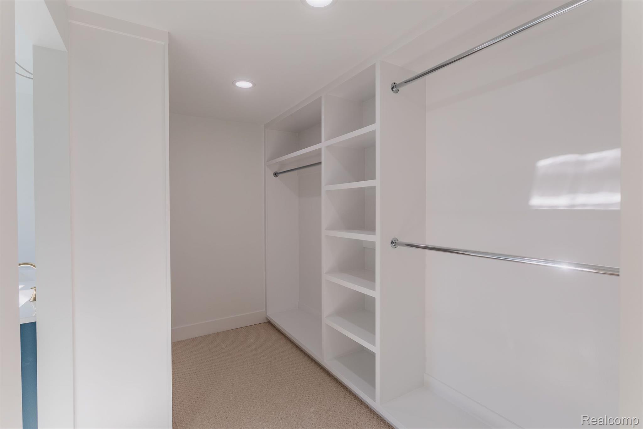 4054 ANTIQUE Lane