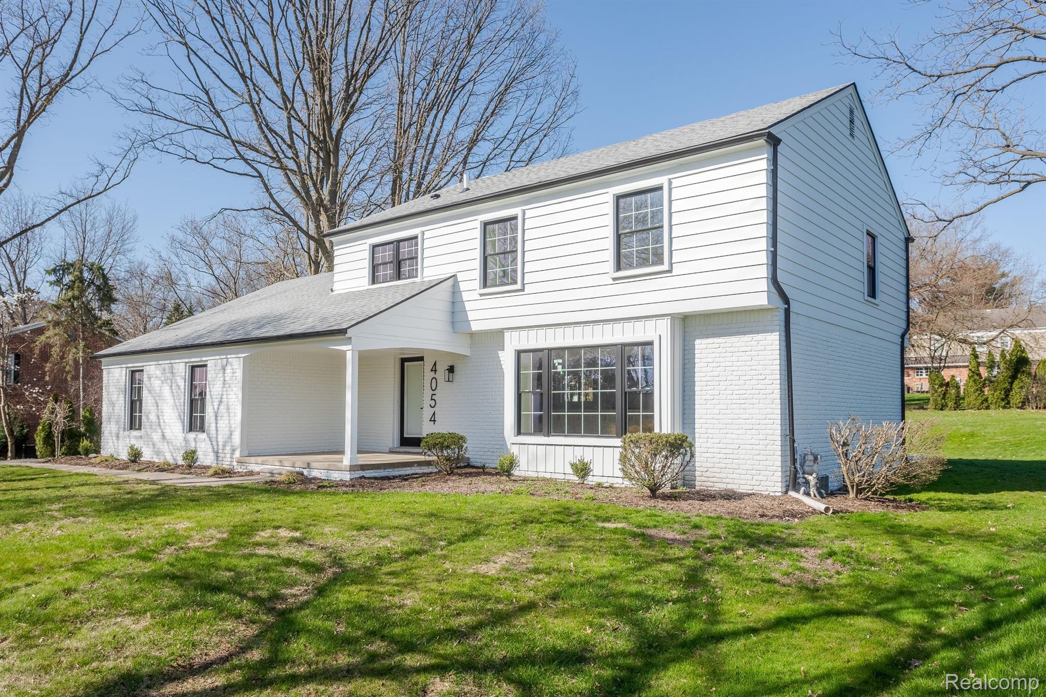 4054 ANTIQUE Lane