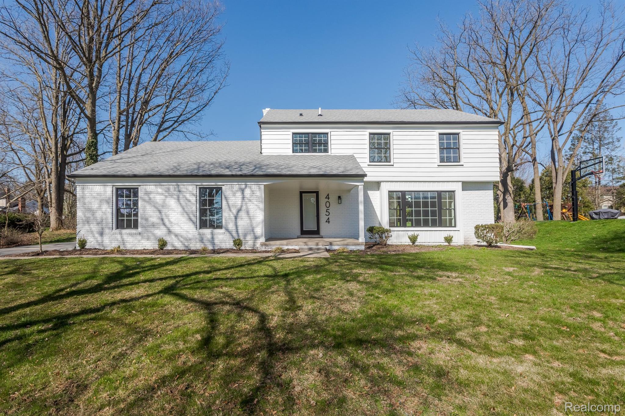 4054 ANTIQUE Lane