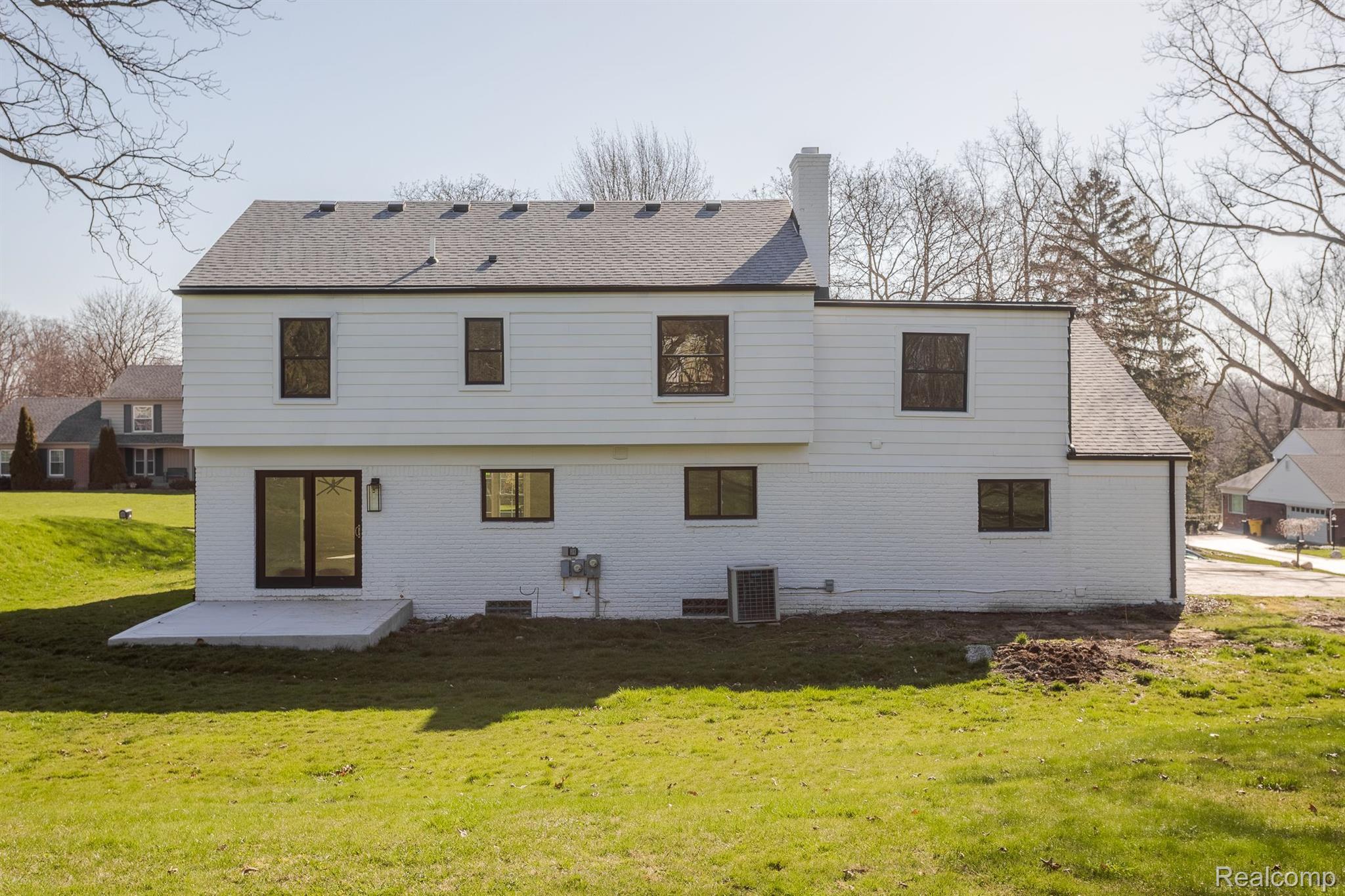 4054 ANTIQUE Lane