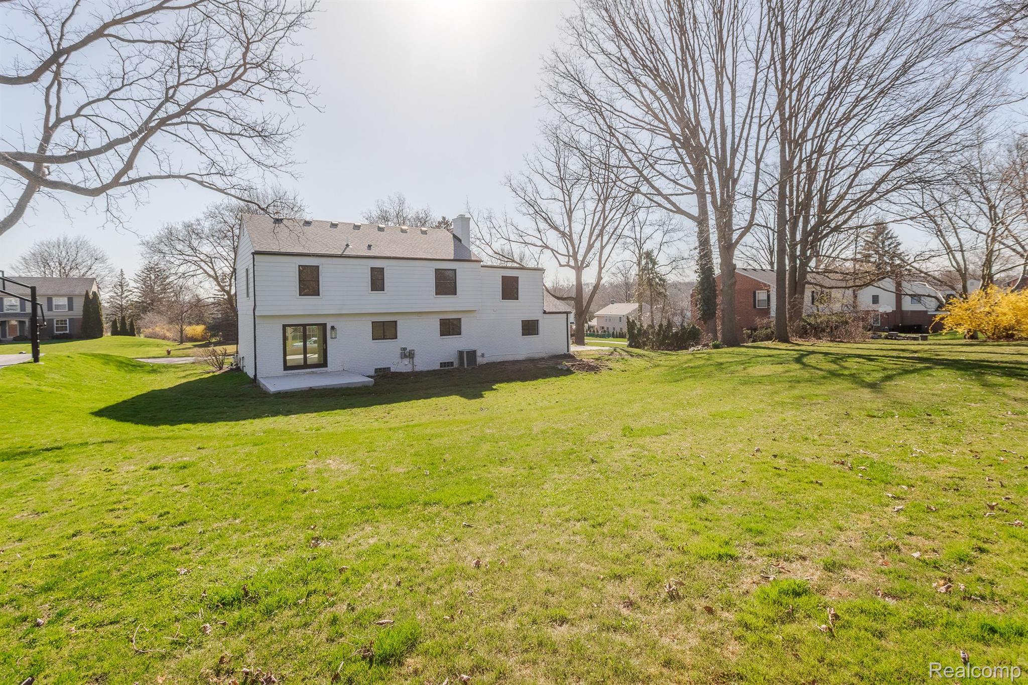 4054 ANTIQUE Lane