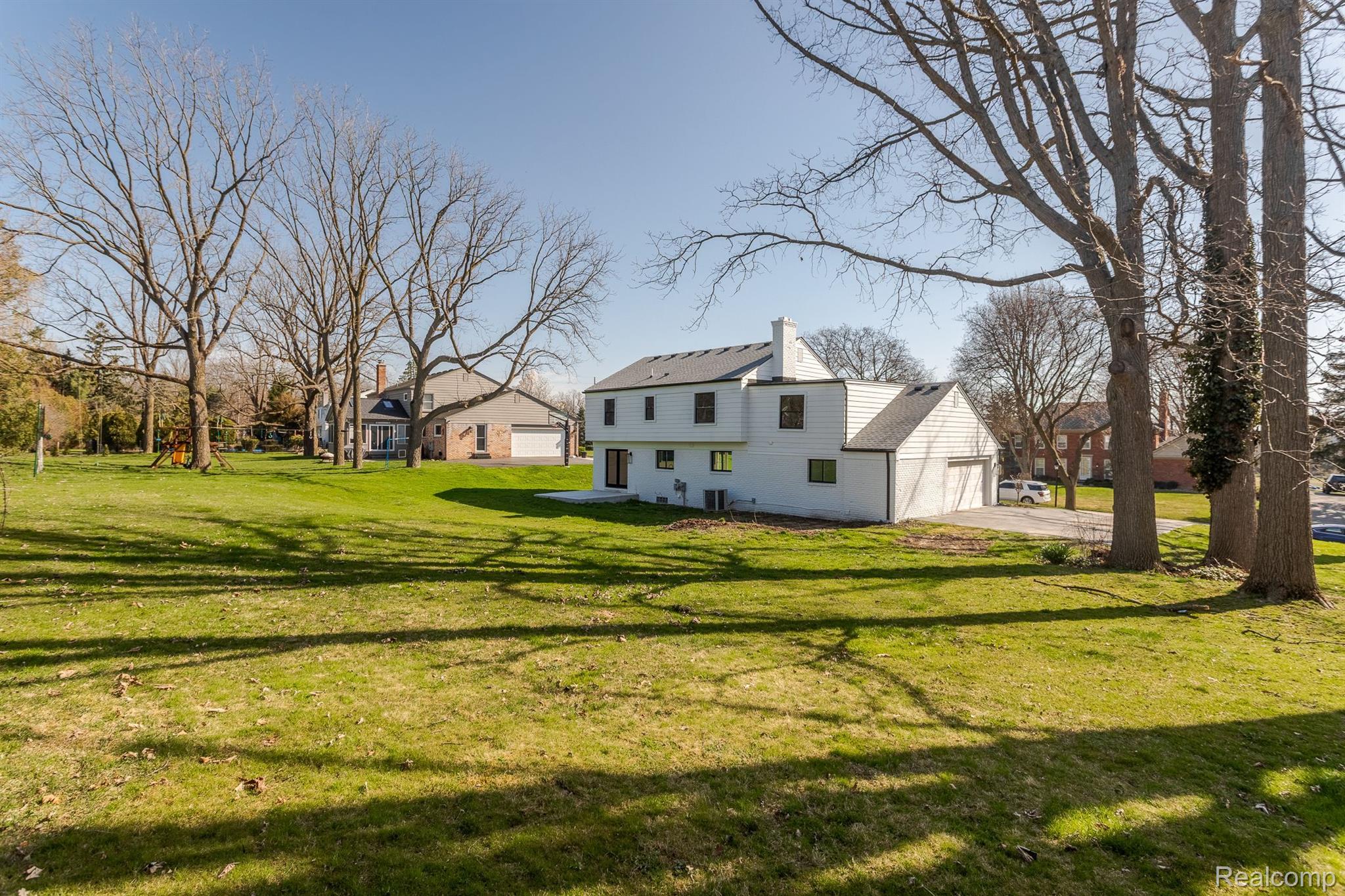 4054 ANTIQUE Lane