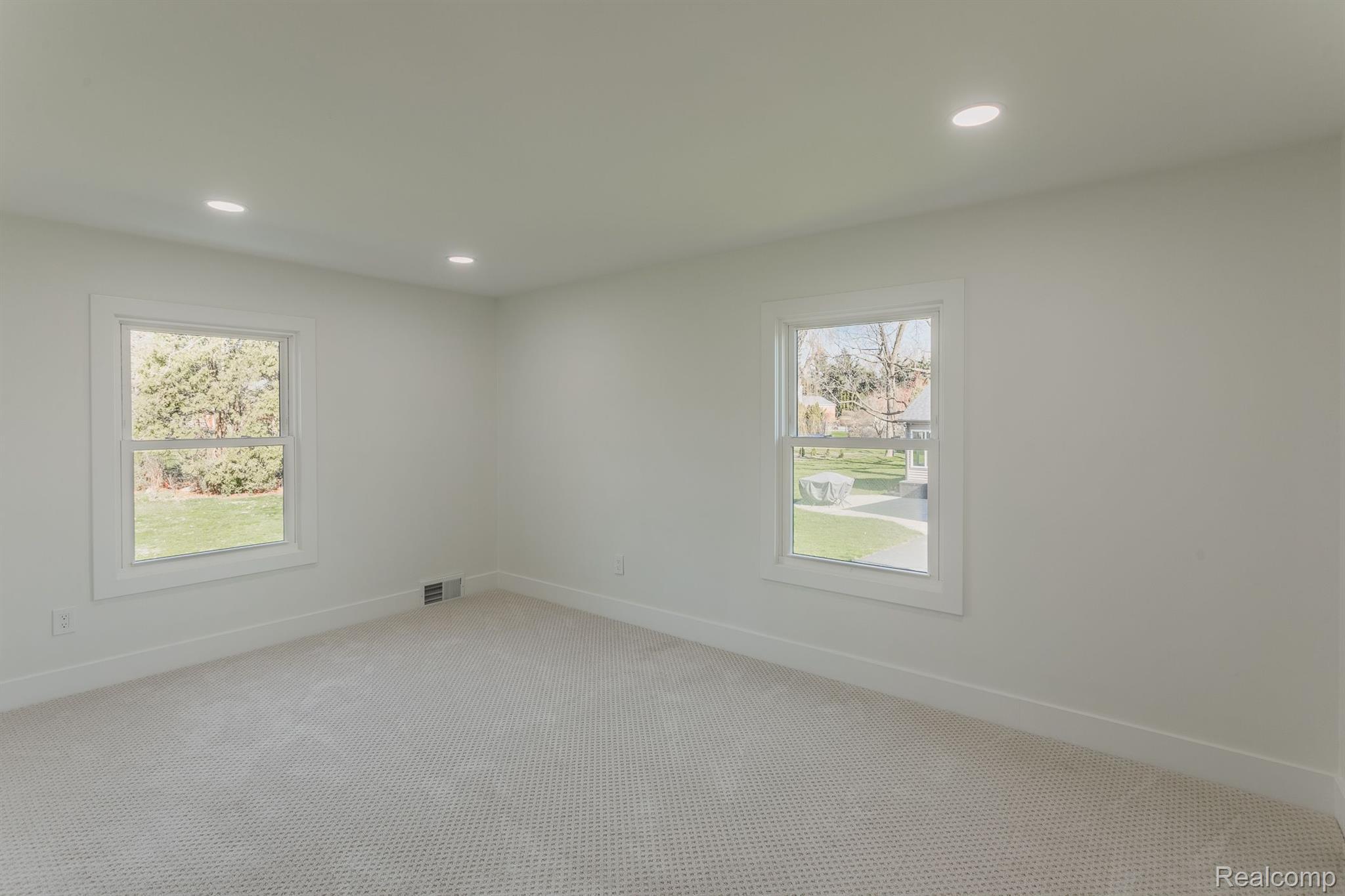 4054 ANTIQUE Lane