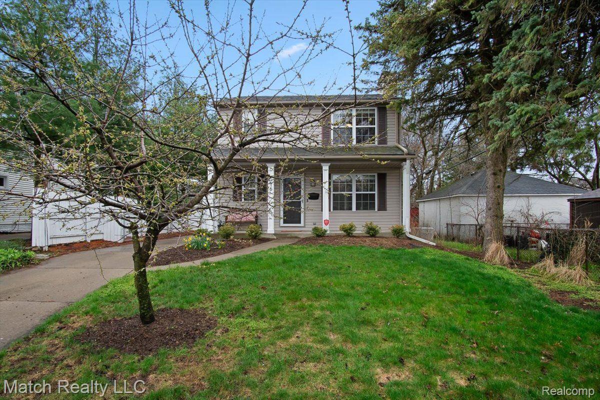 116 E LAWRENCE Avenue