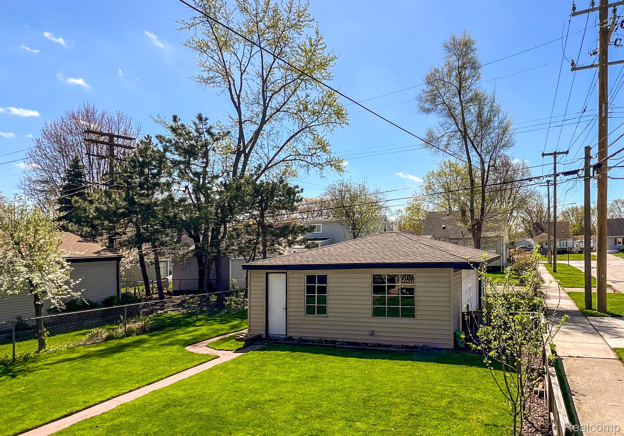 1402 BAUMAN Avenue