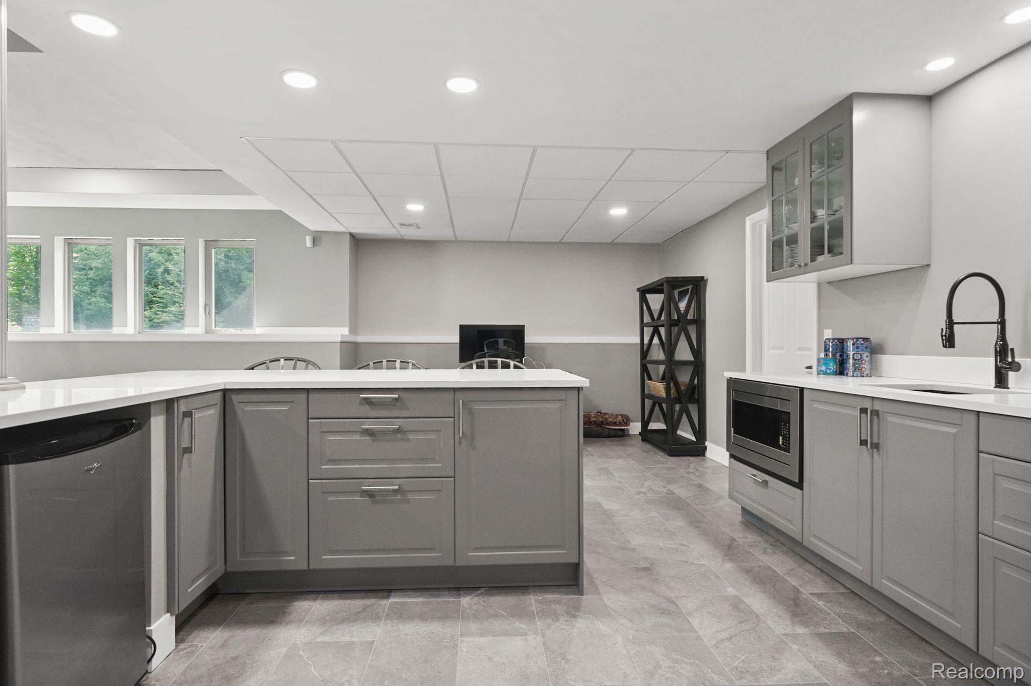 4903 PARK MANOR Drive