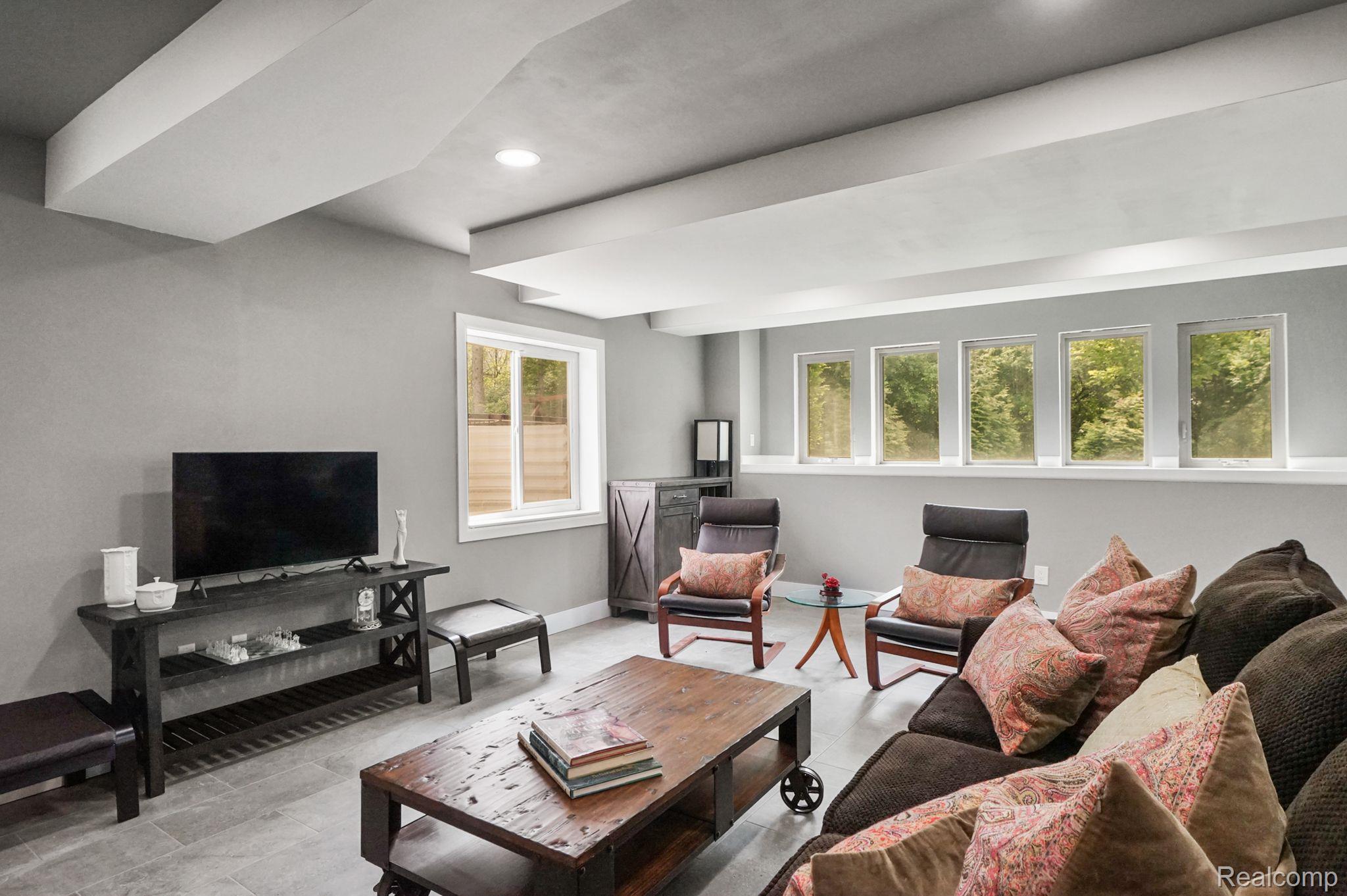 4903 PARK MANOR Drive