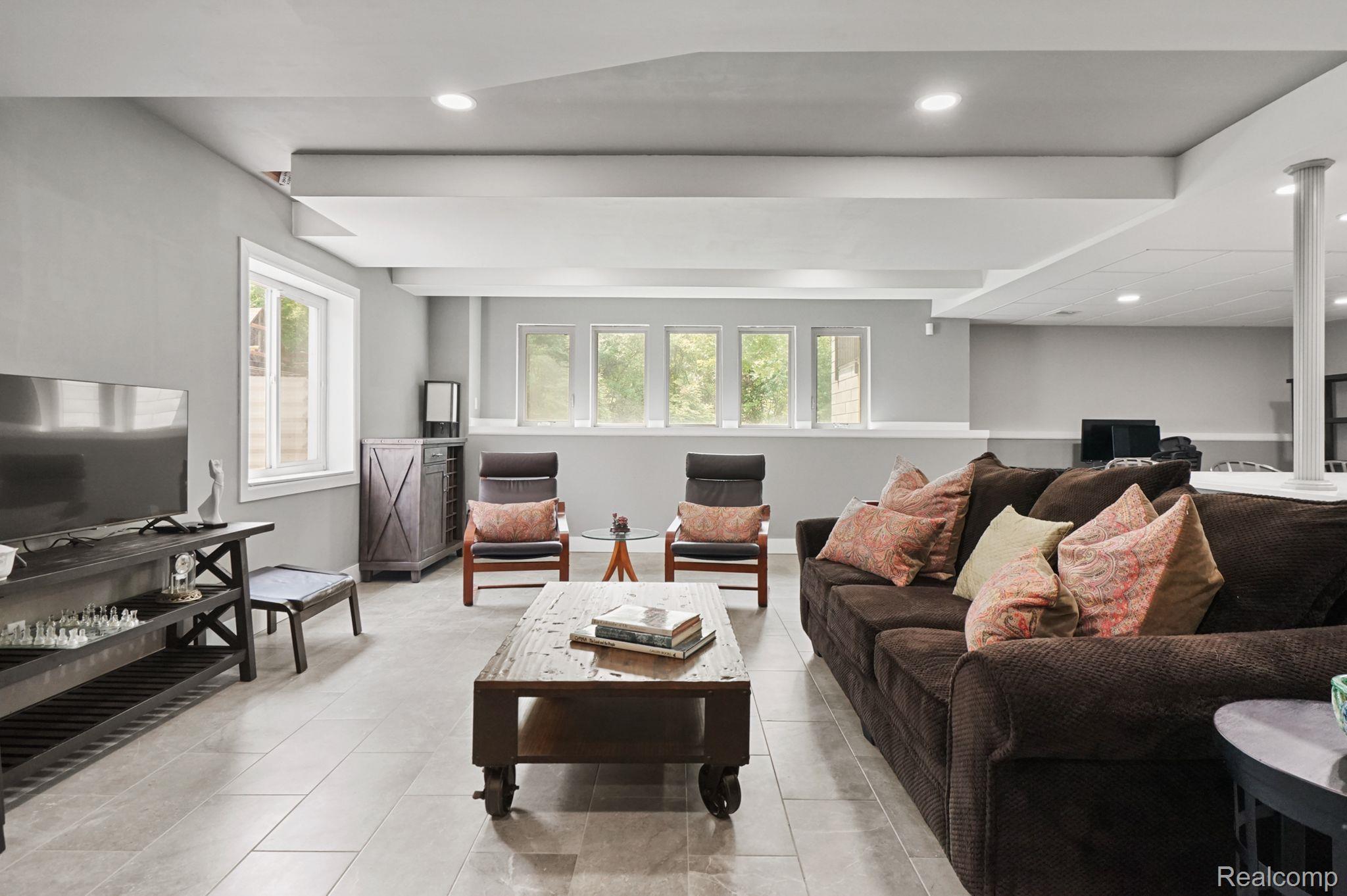 4903 PARK MANOR Drive